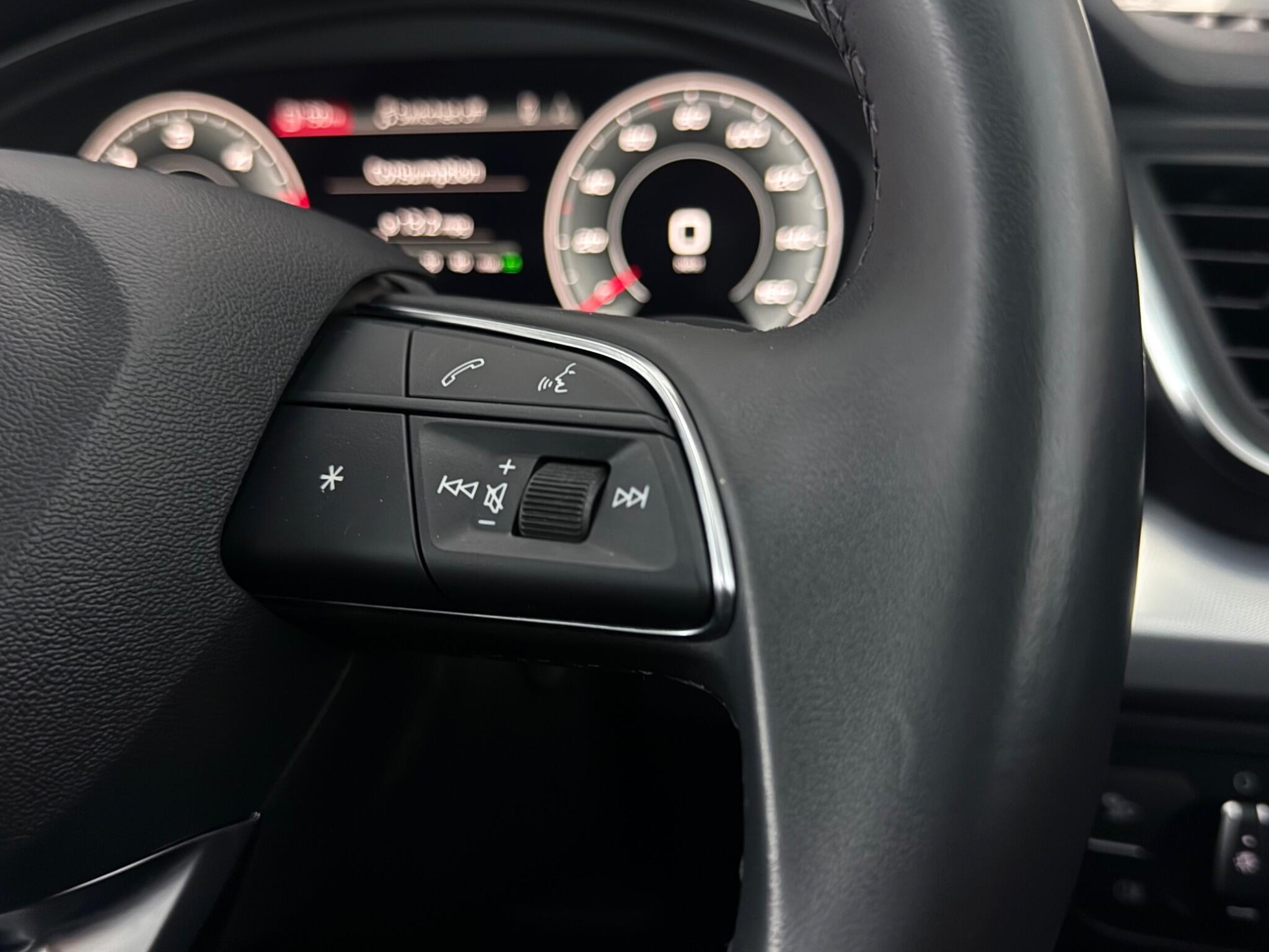 Audi Q5 view 17