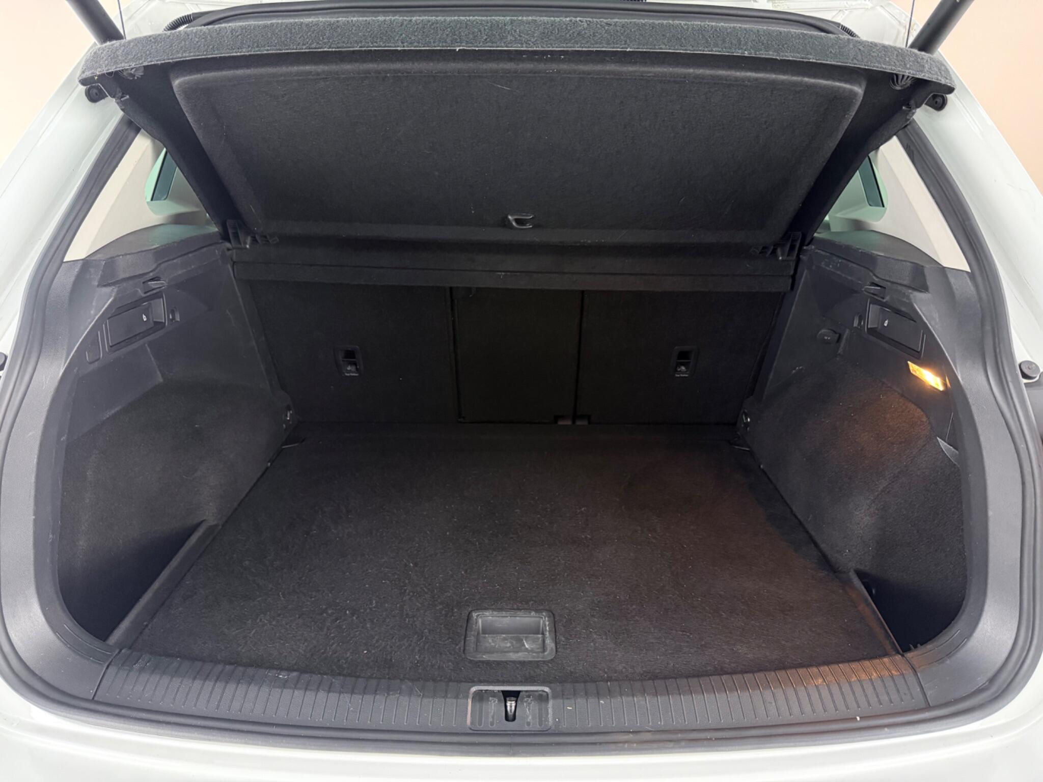 Volkswagen Tiguan view 10