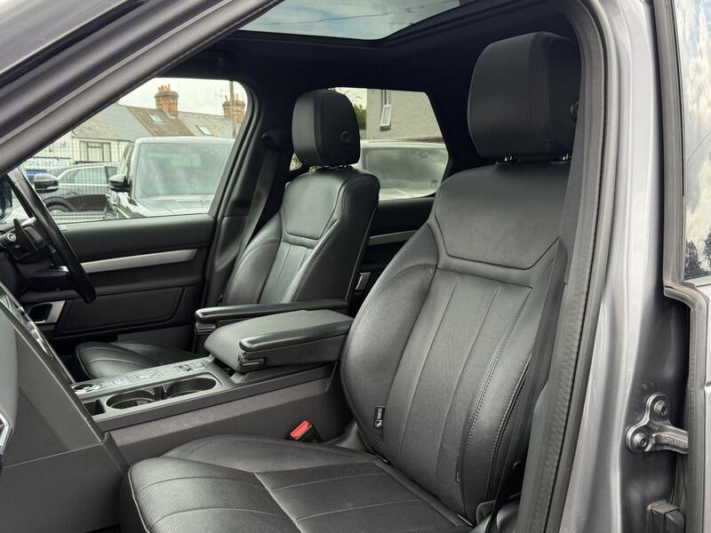 Land Rover Discovery 3 view 28