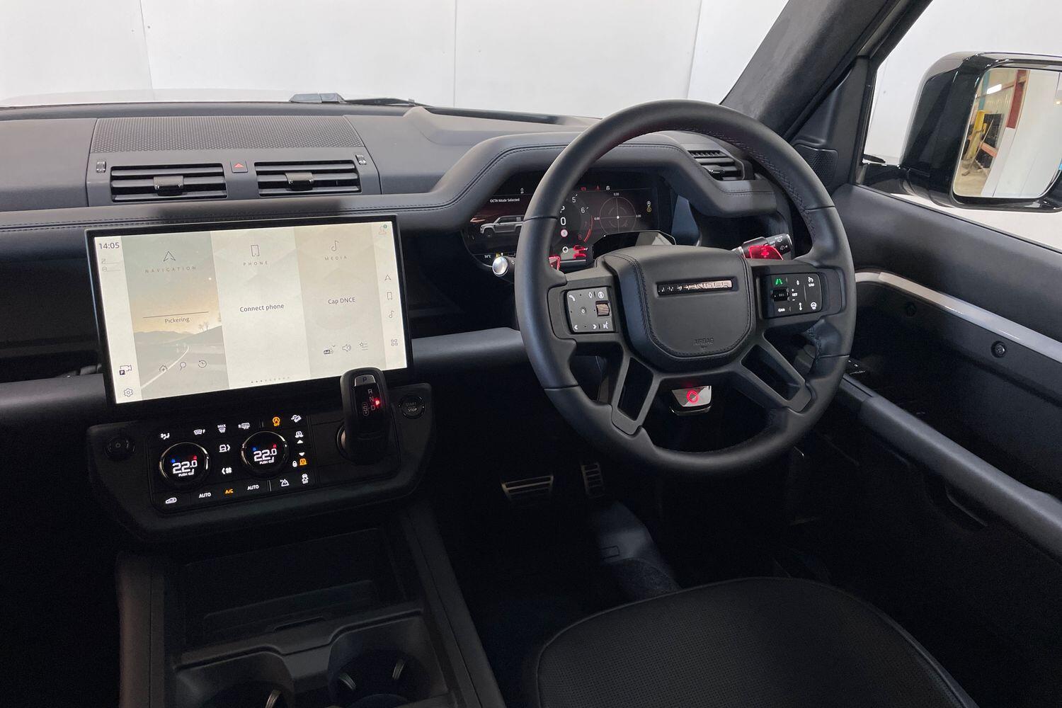 Land Rover Defender view 17