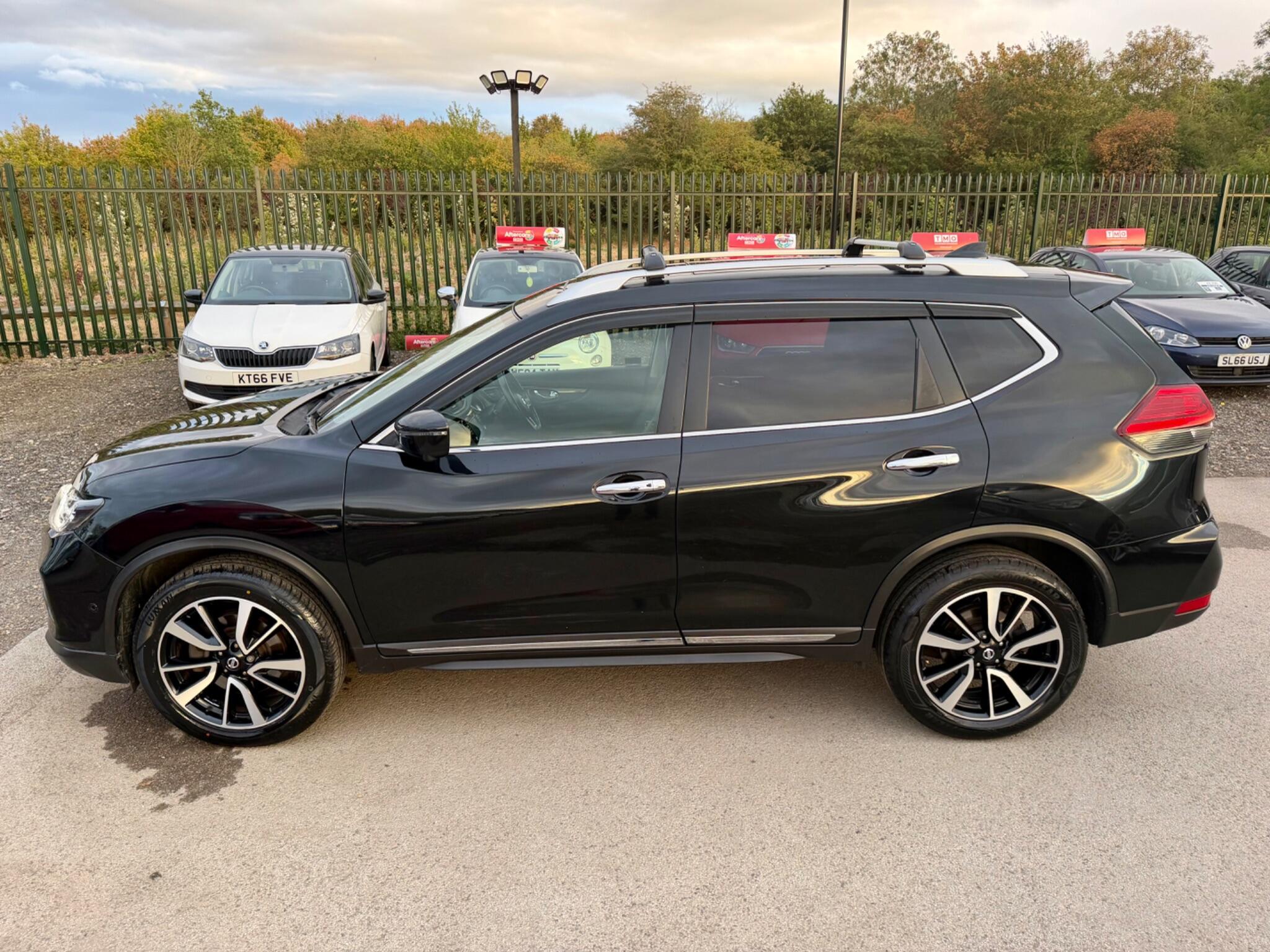 Nissan X-Trail view 14