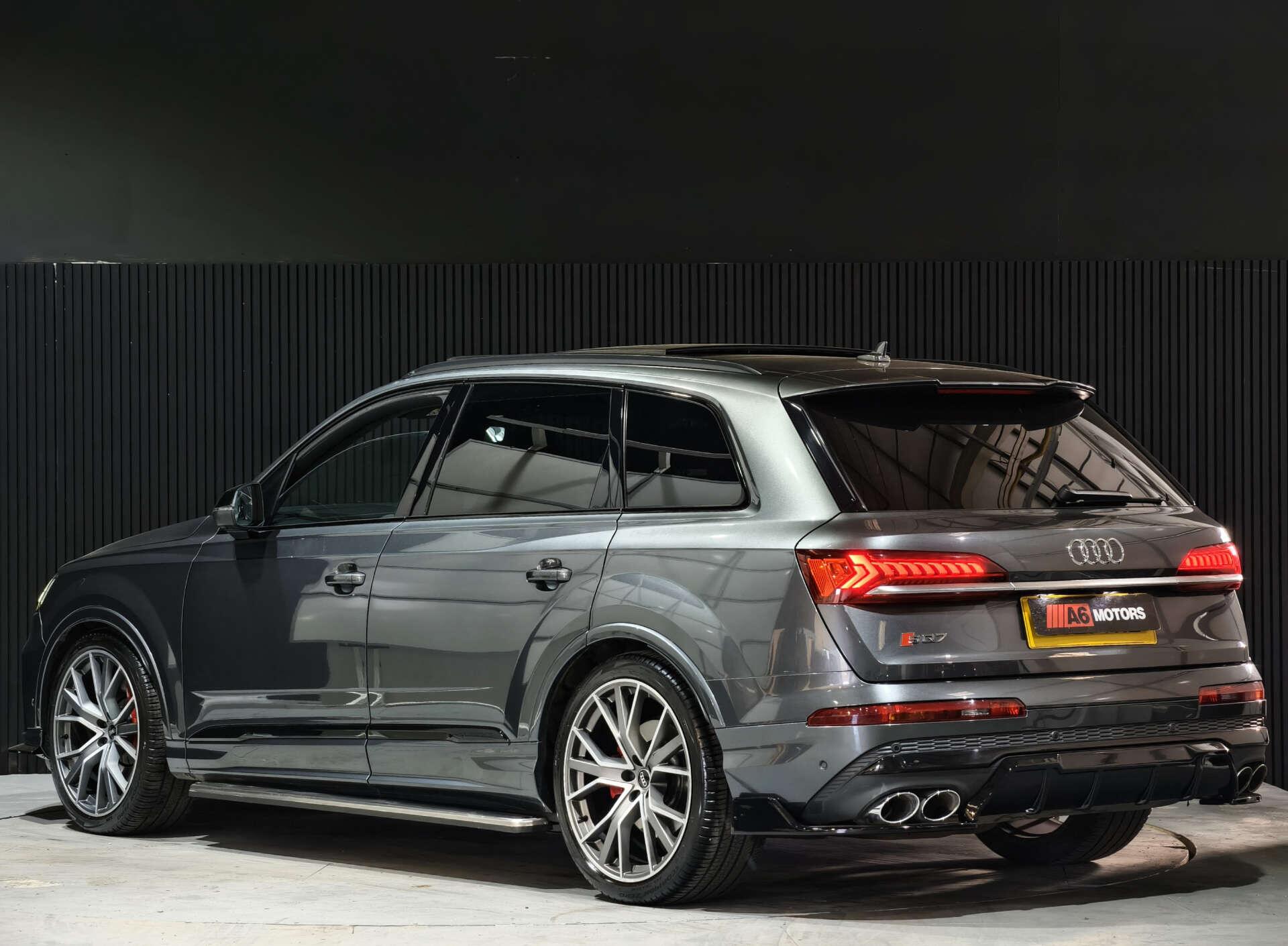 Audi SQ7 view 15