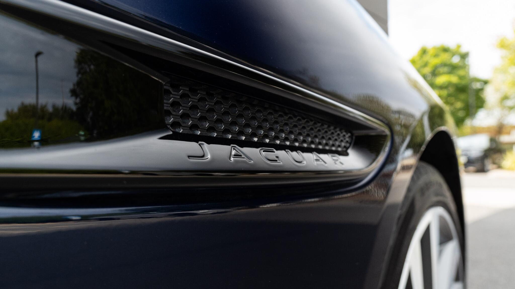 Jaguar Xe view 96