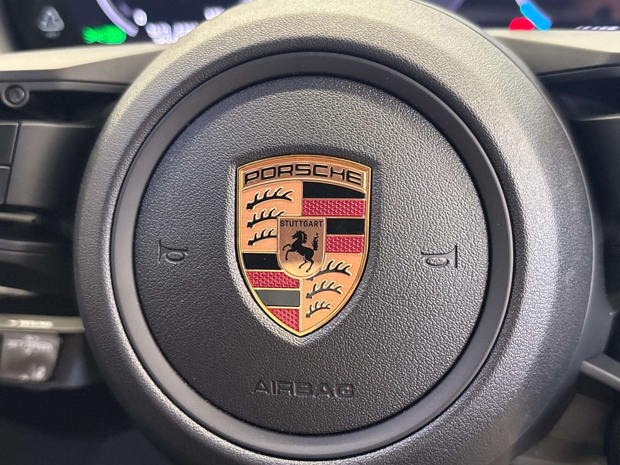 Porsche Cayenne view 36
