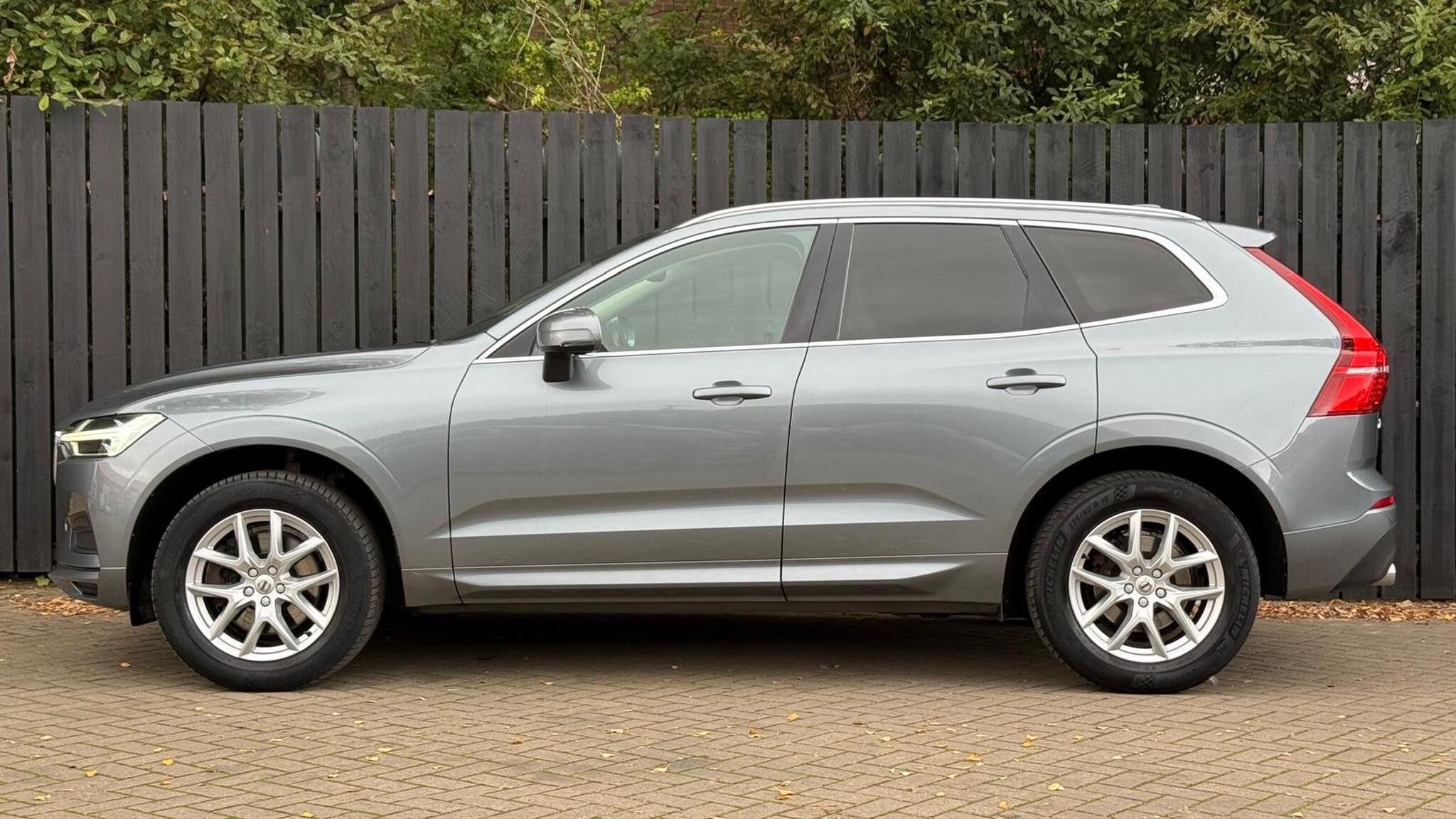 Volvo XC60 view 5