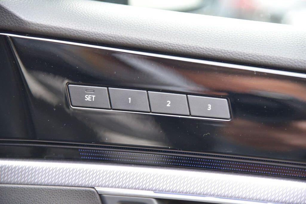 Volkswagen Touareg view 63
