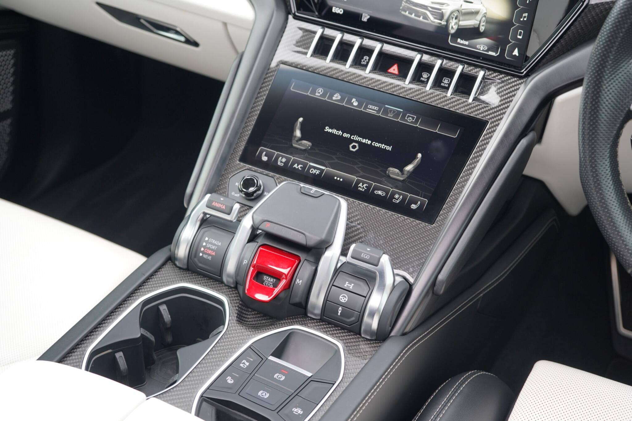 Lamborghini Urus view 28