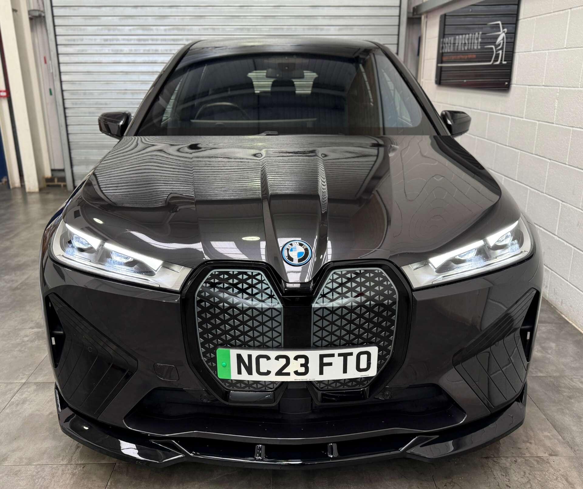 BMW Ix view 2