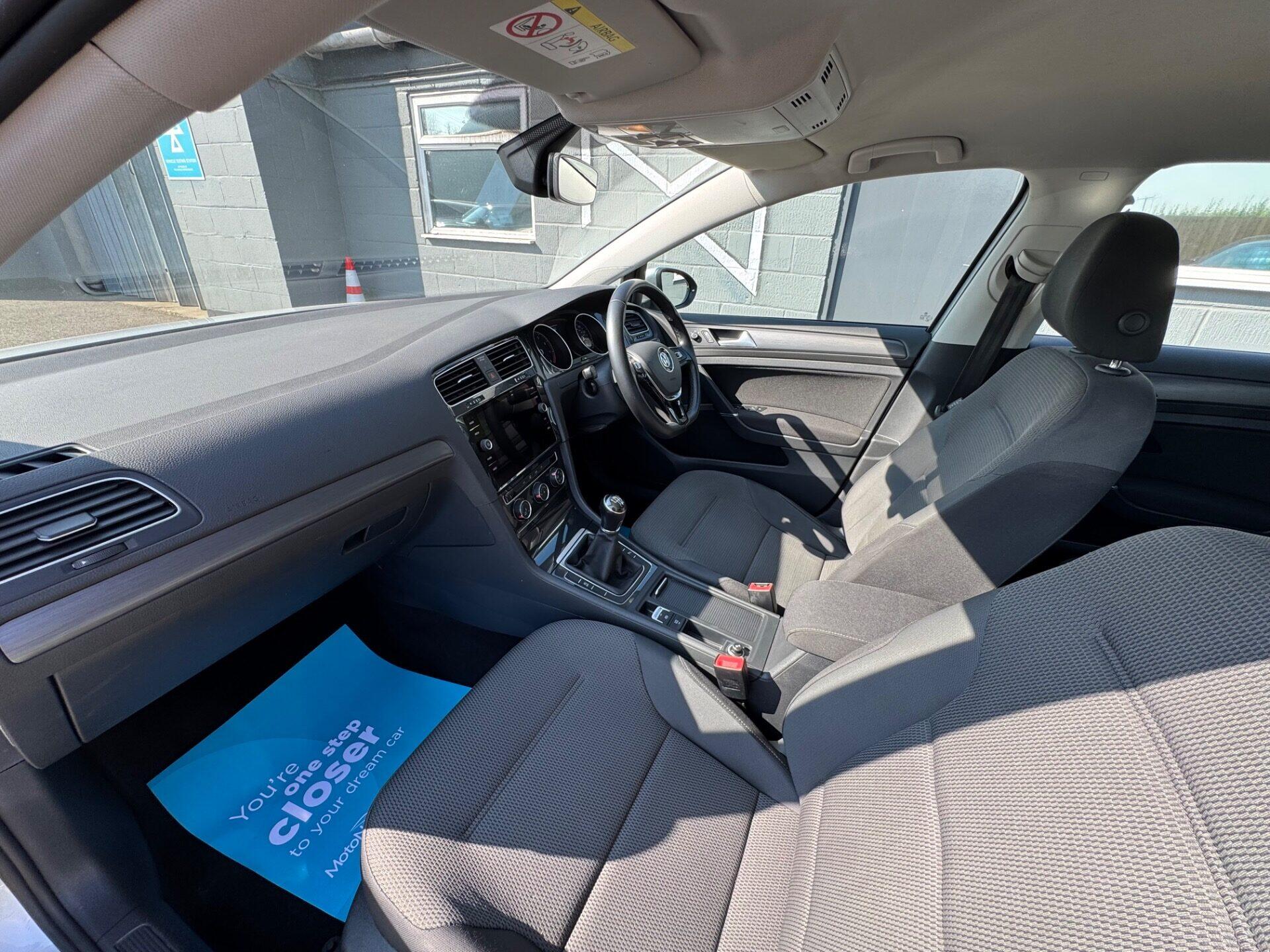 Volkswagen Golf view 32