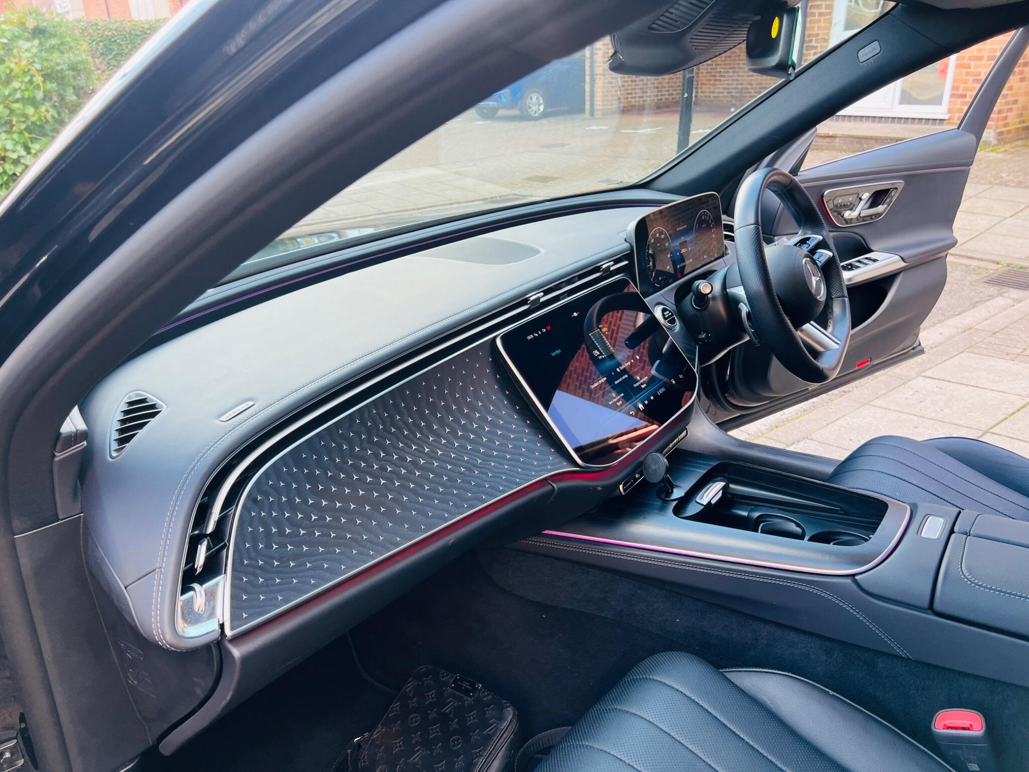 Mercedes-Benz E Class view 36