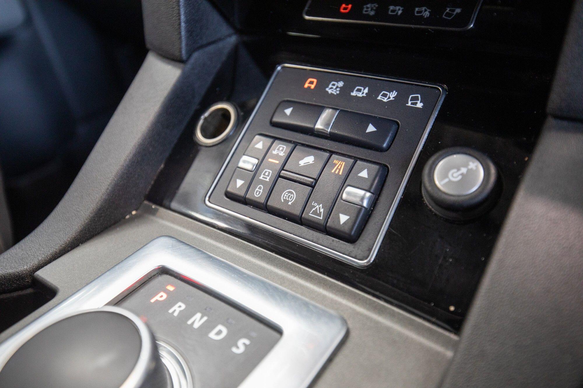 Land Rover Discovery view 31