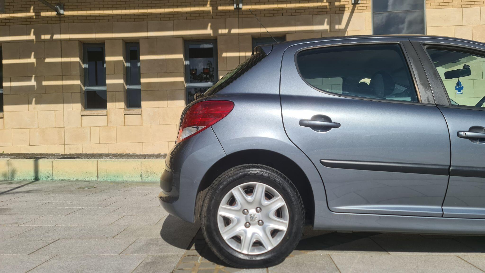 Peugeot 207 view 15