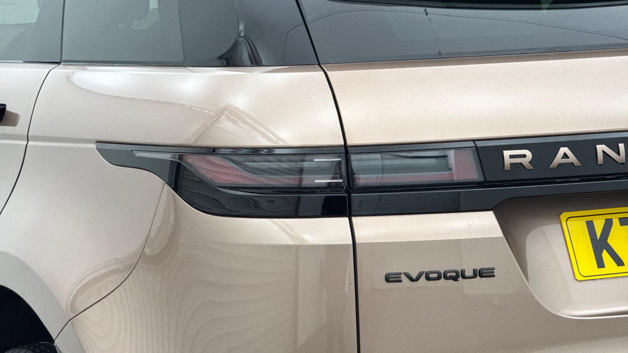 Land Rover Range Rover Evoque view 19