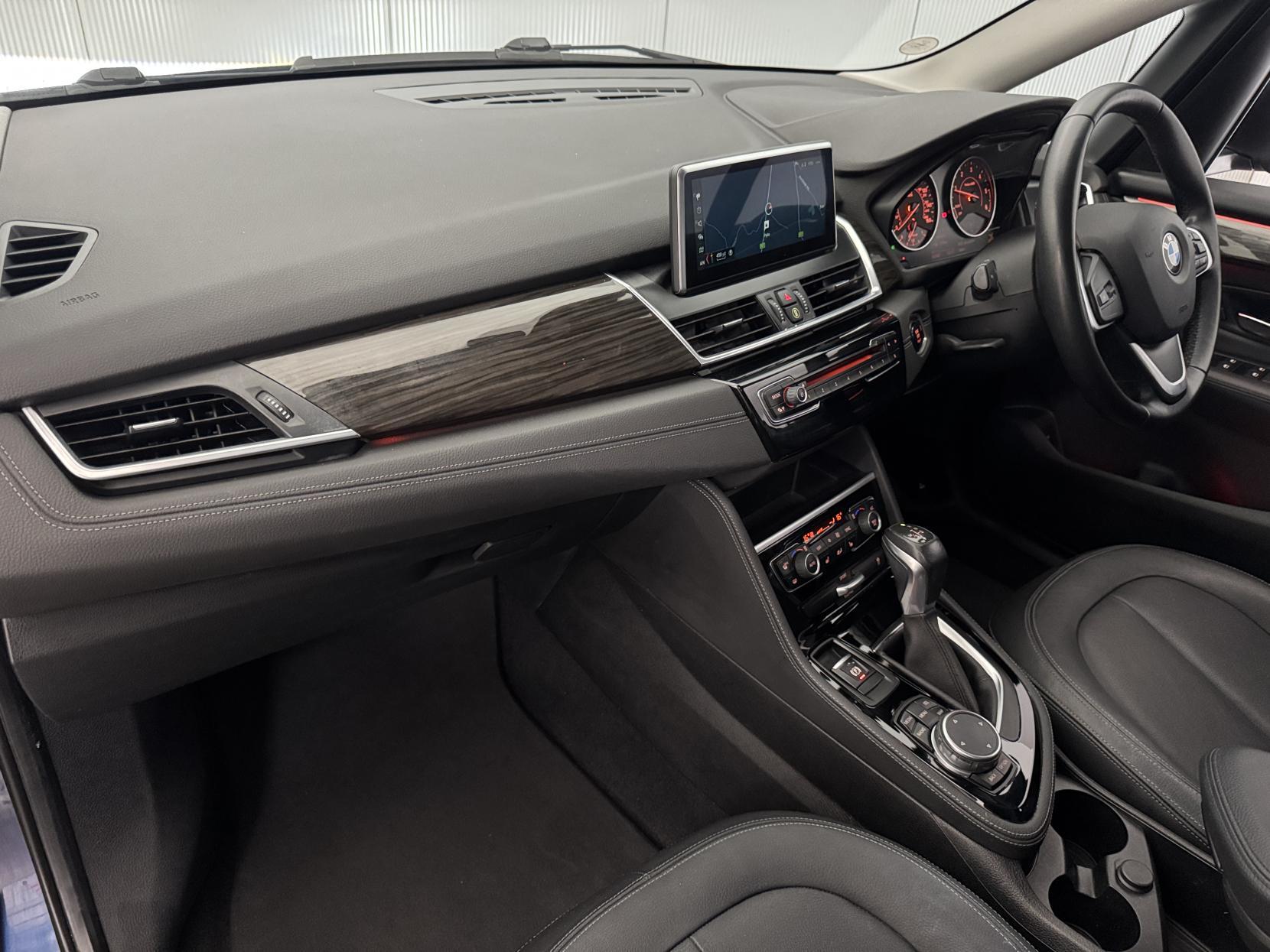 BMW 2 Series Active Tourer view 61