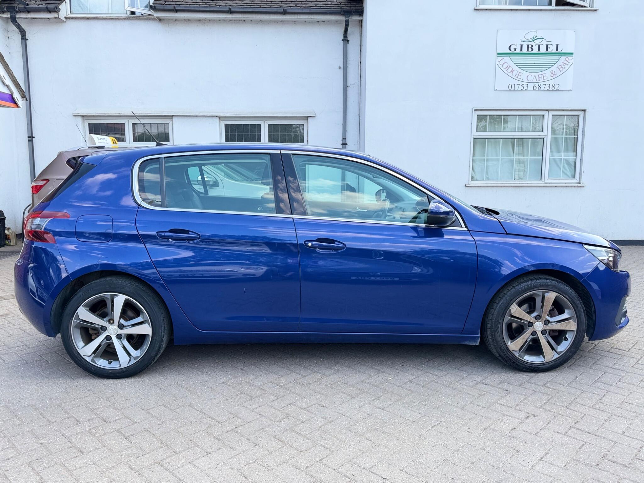 Peugeot 308 view 8