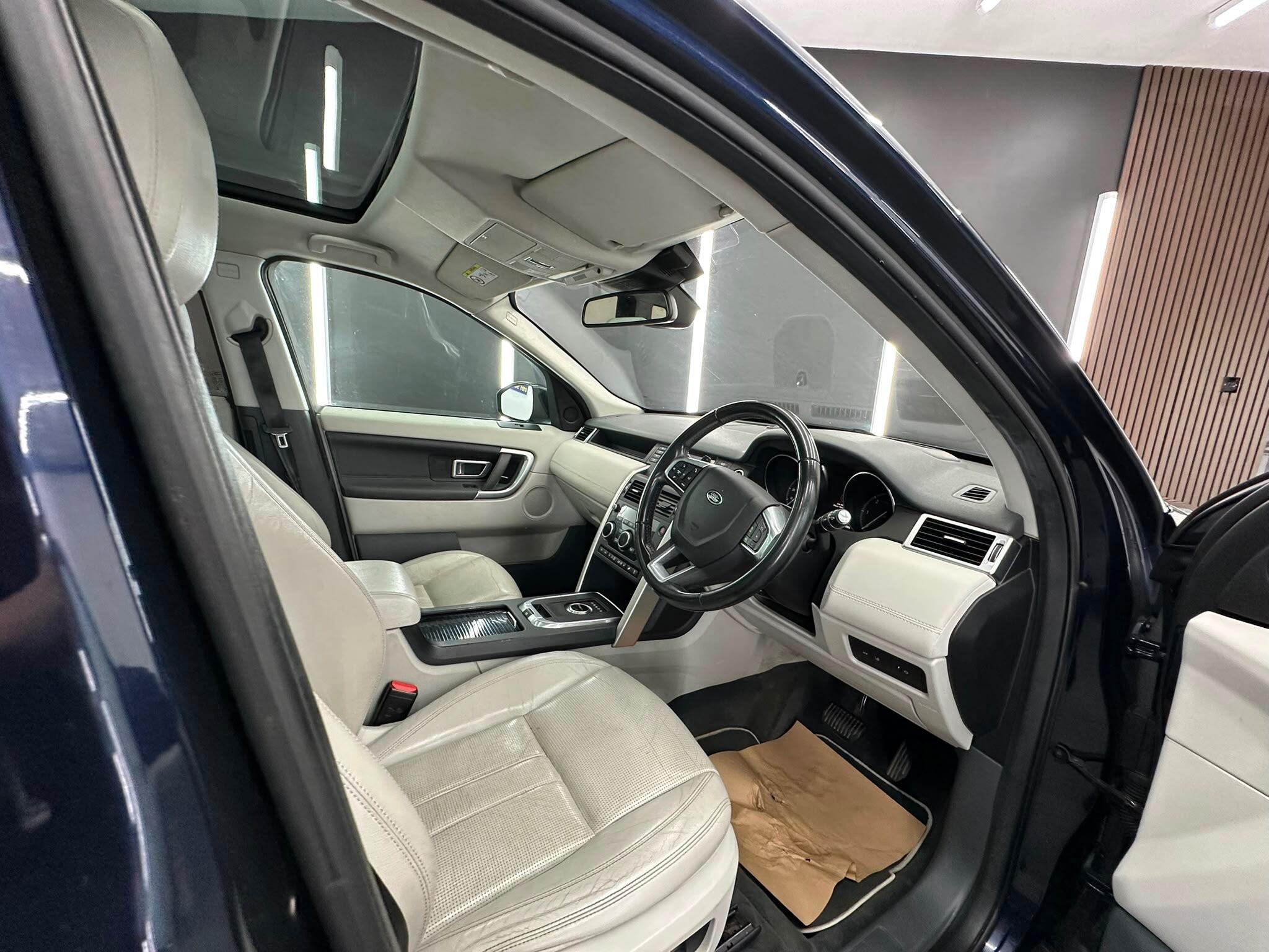 Land Rover Discovery Sport view 21