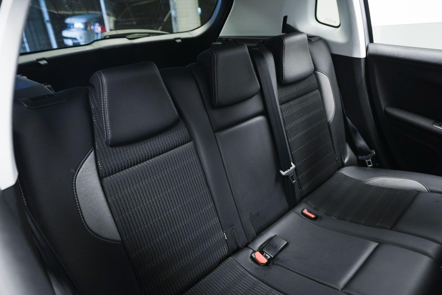 Peugeot 2008 view 11