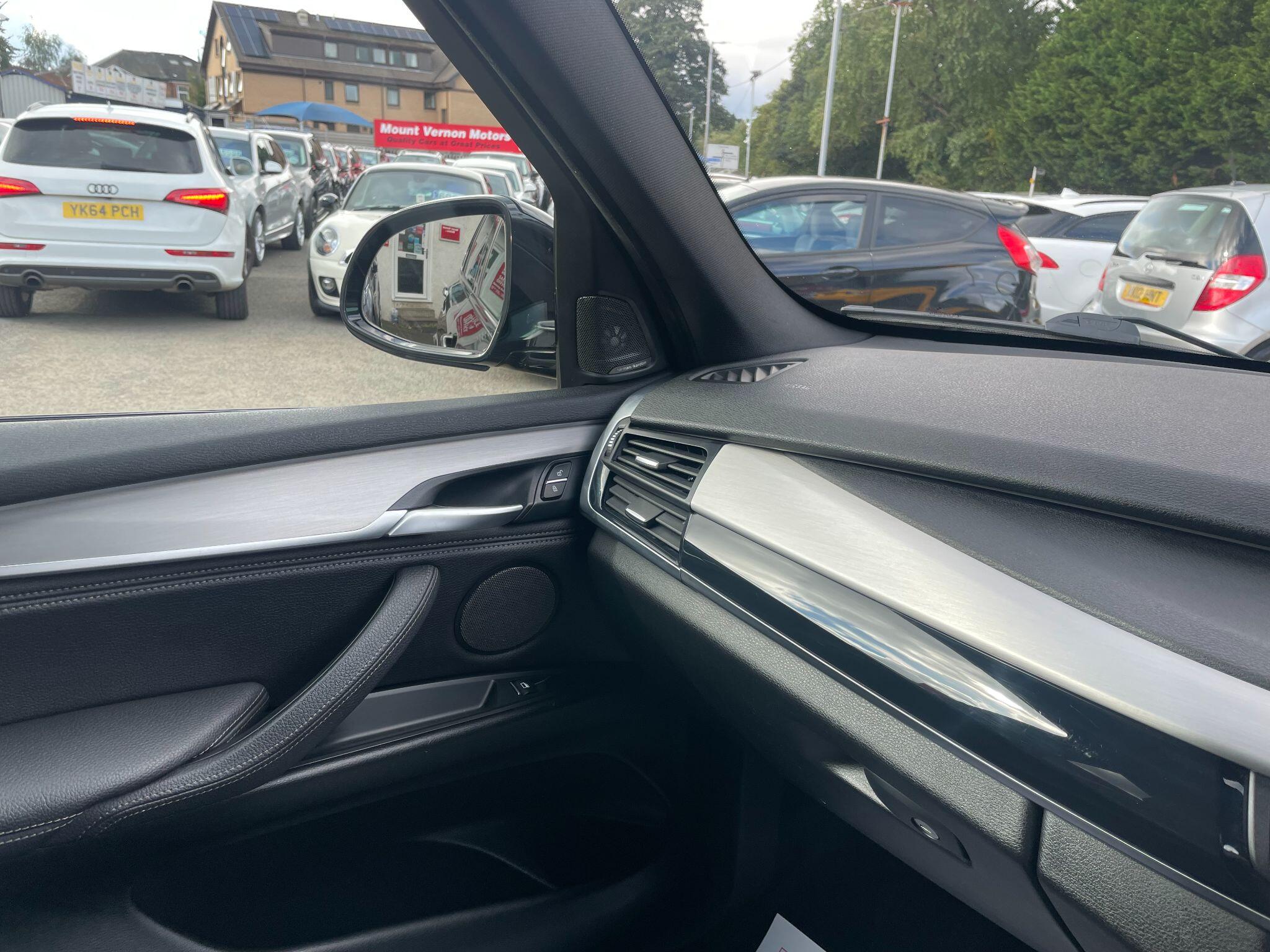 BMW X5 view 32