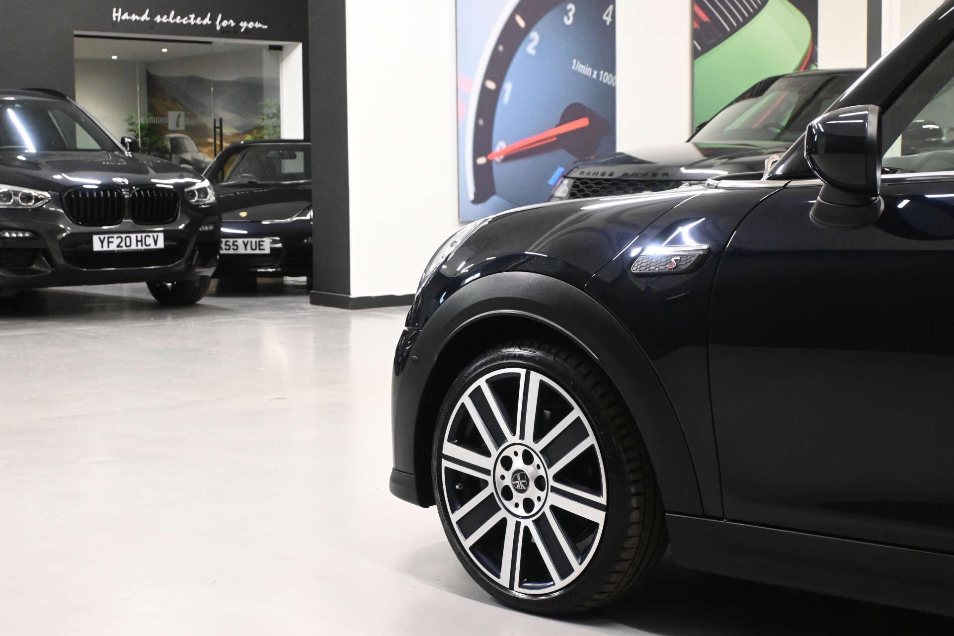 Mini Hatch view 10