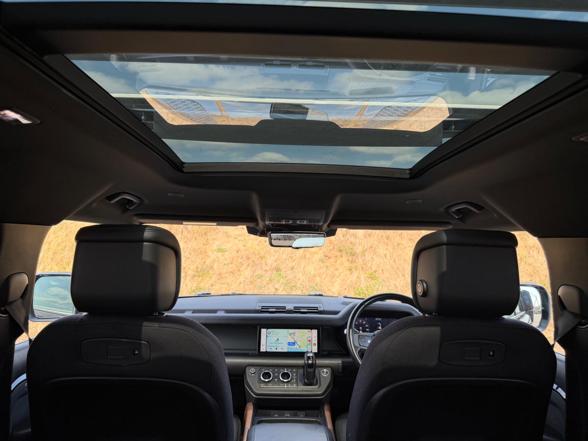 Land Rover Defender 110 view 62