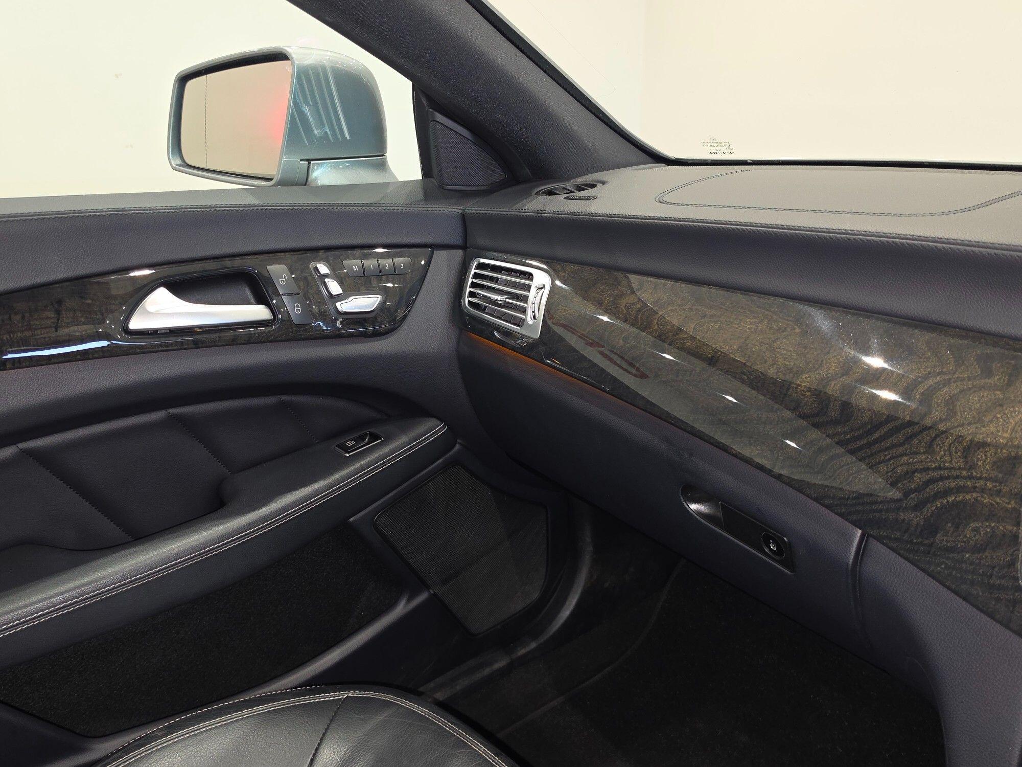 Mercedes-Benz CLS view 94