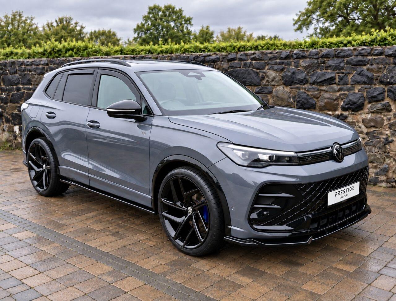Volkswagen Tiguan view 4