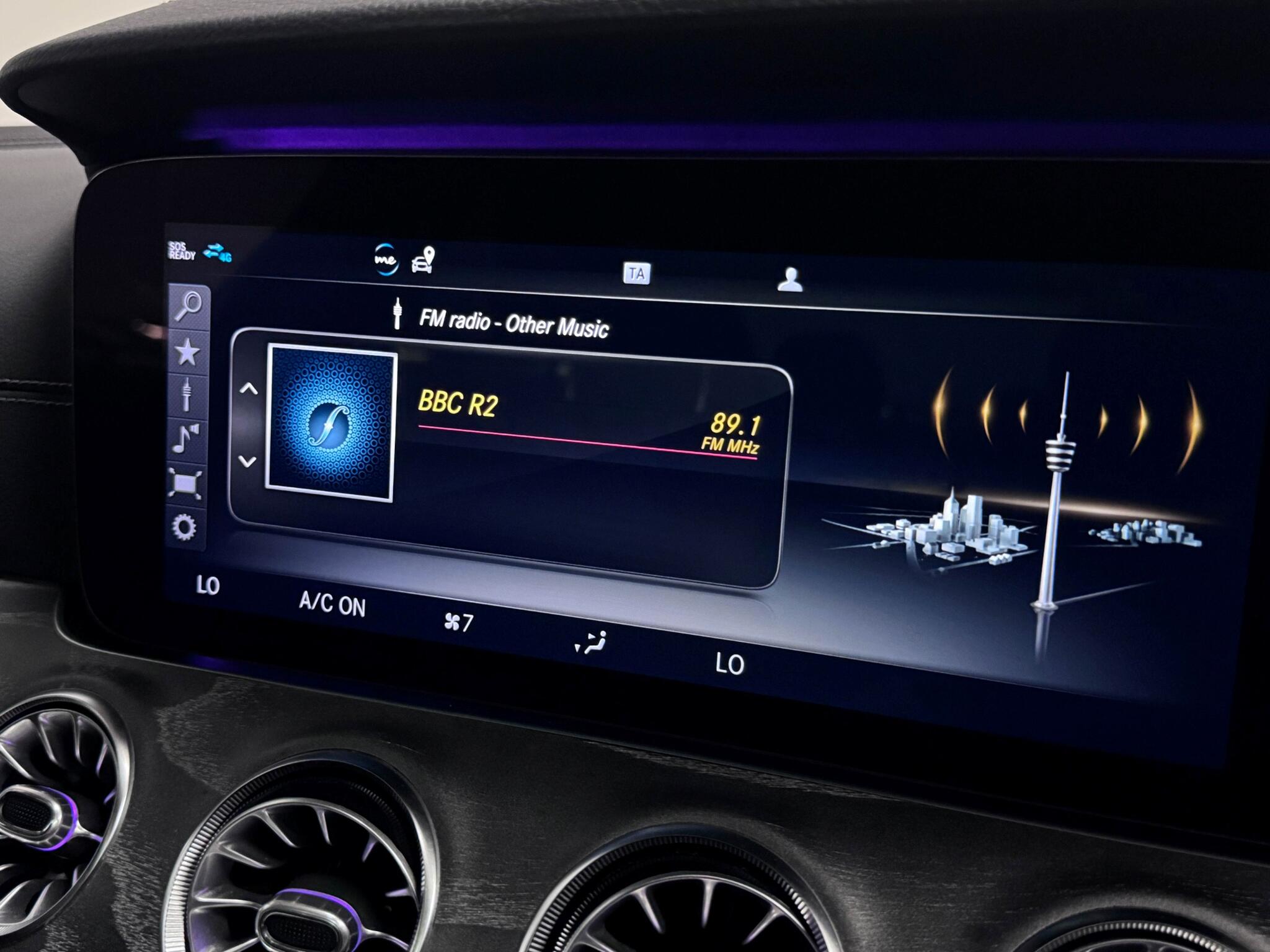 Mercedes-Benz CLS view 42