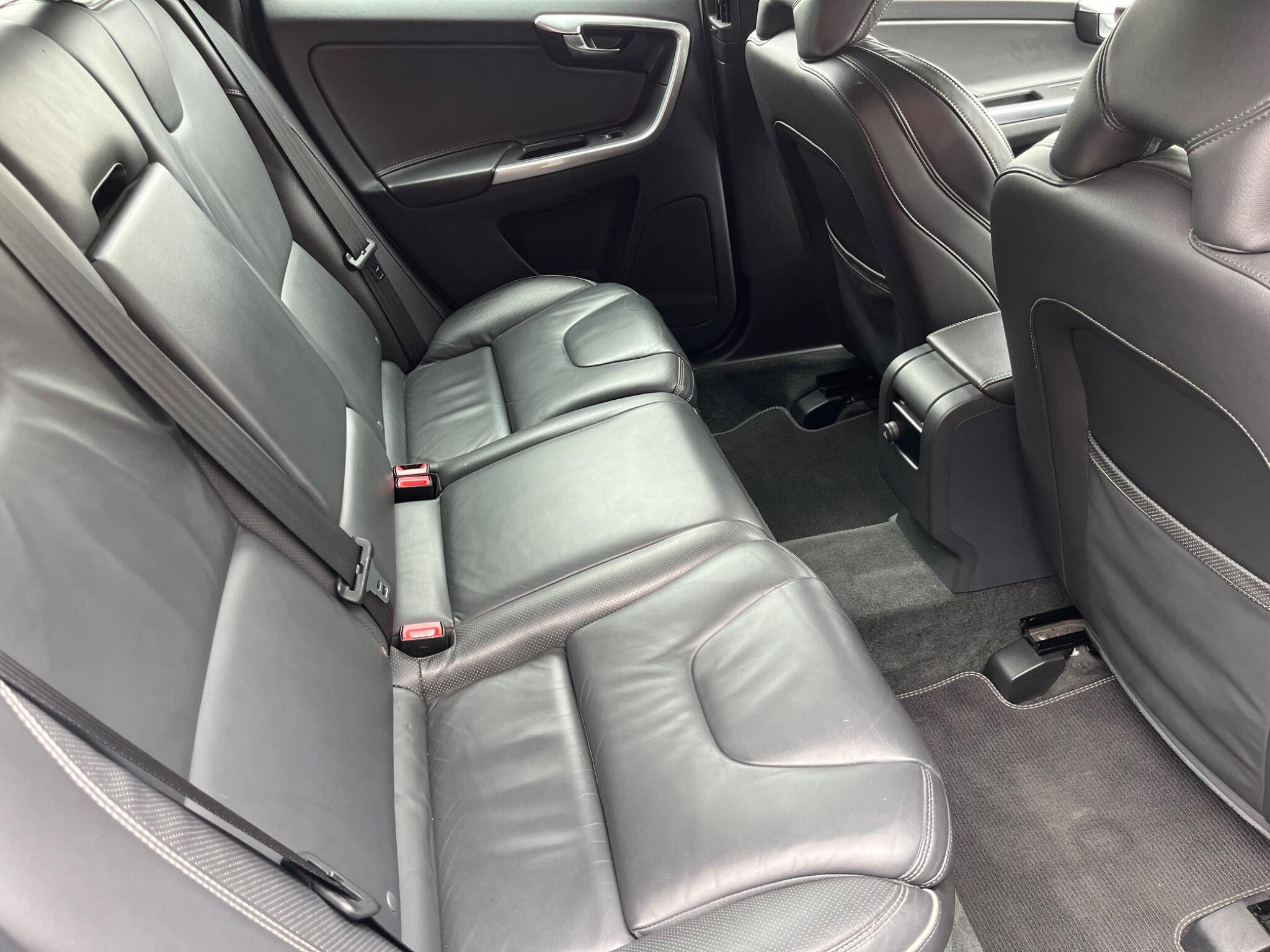 Volvo XC60 view 45