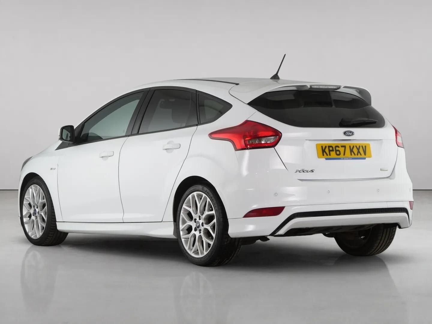 Ford Focus view 9