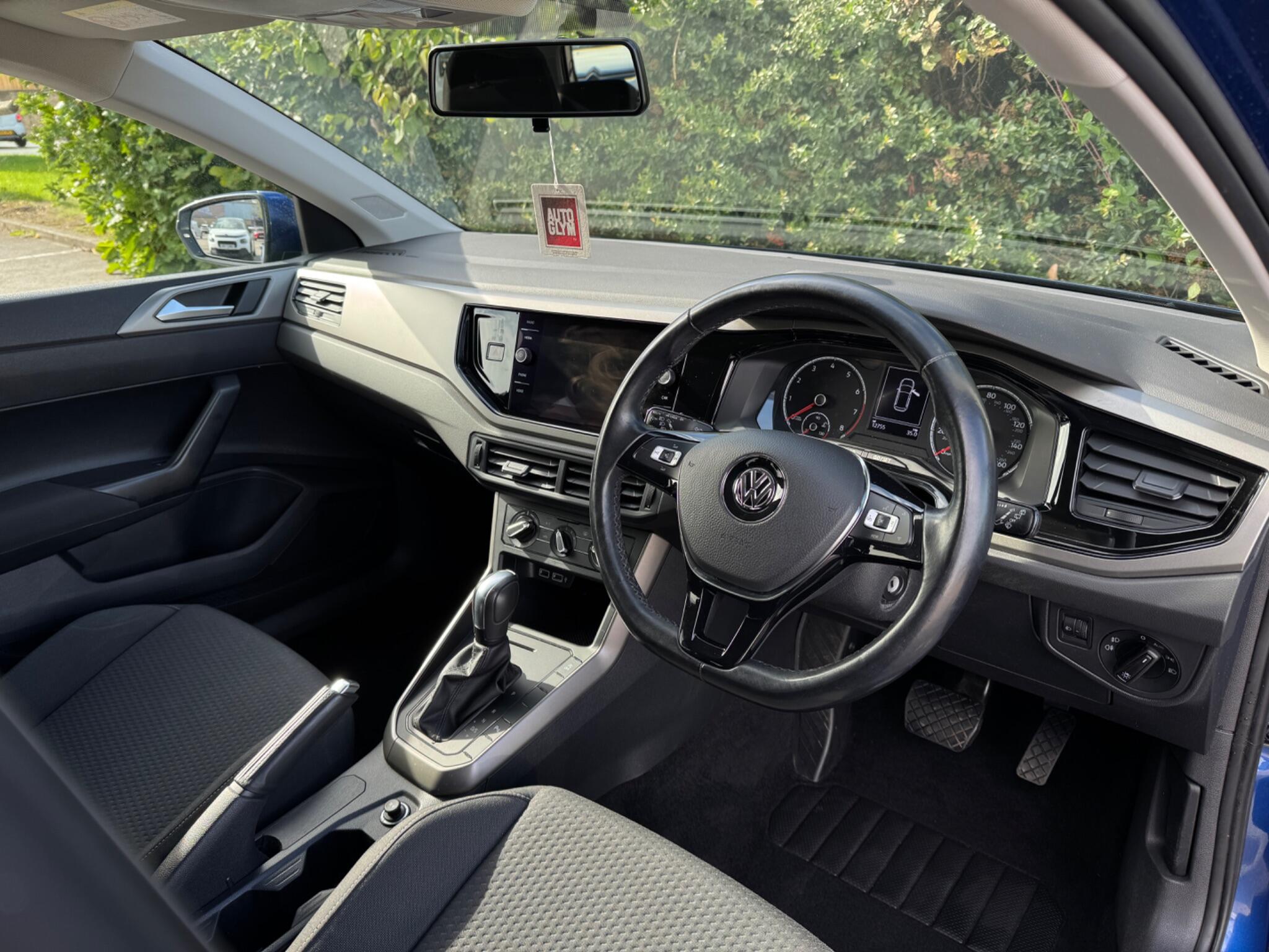 Volkswagen Polo view 13