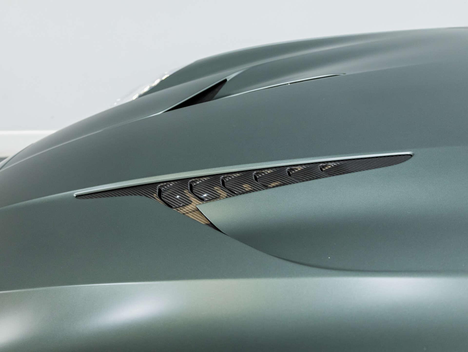 Aston Martin Vanquish view 80