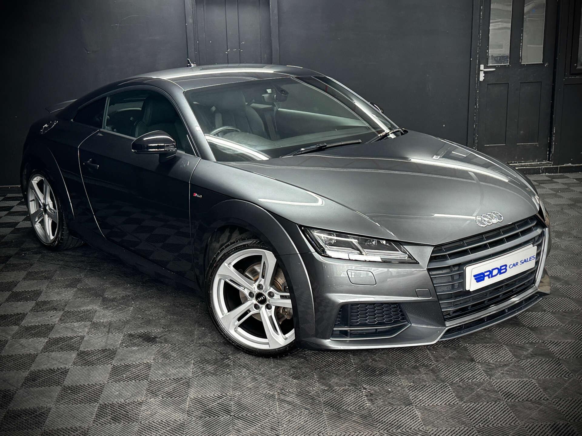 Audi TT view 12