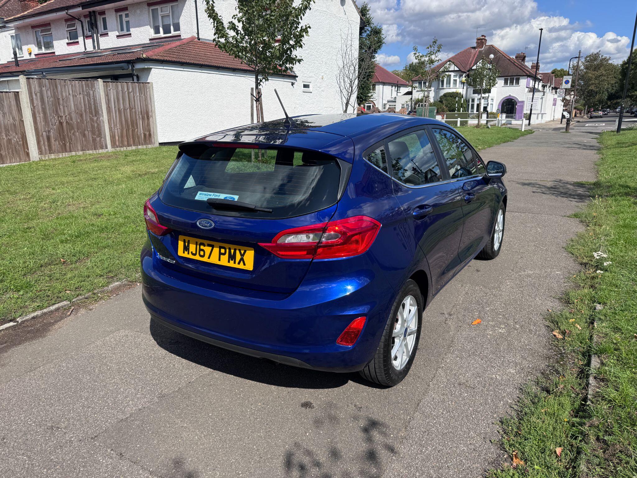 2017 Ford Fiesta image 8