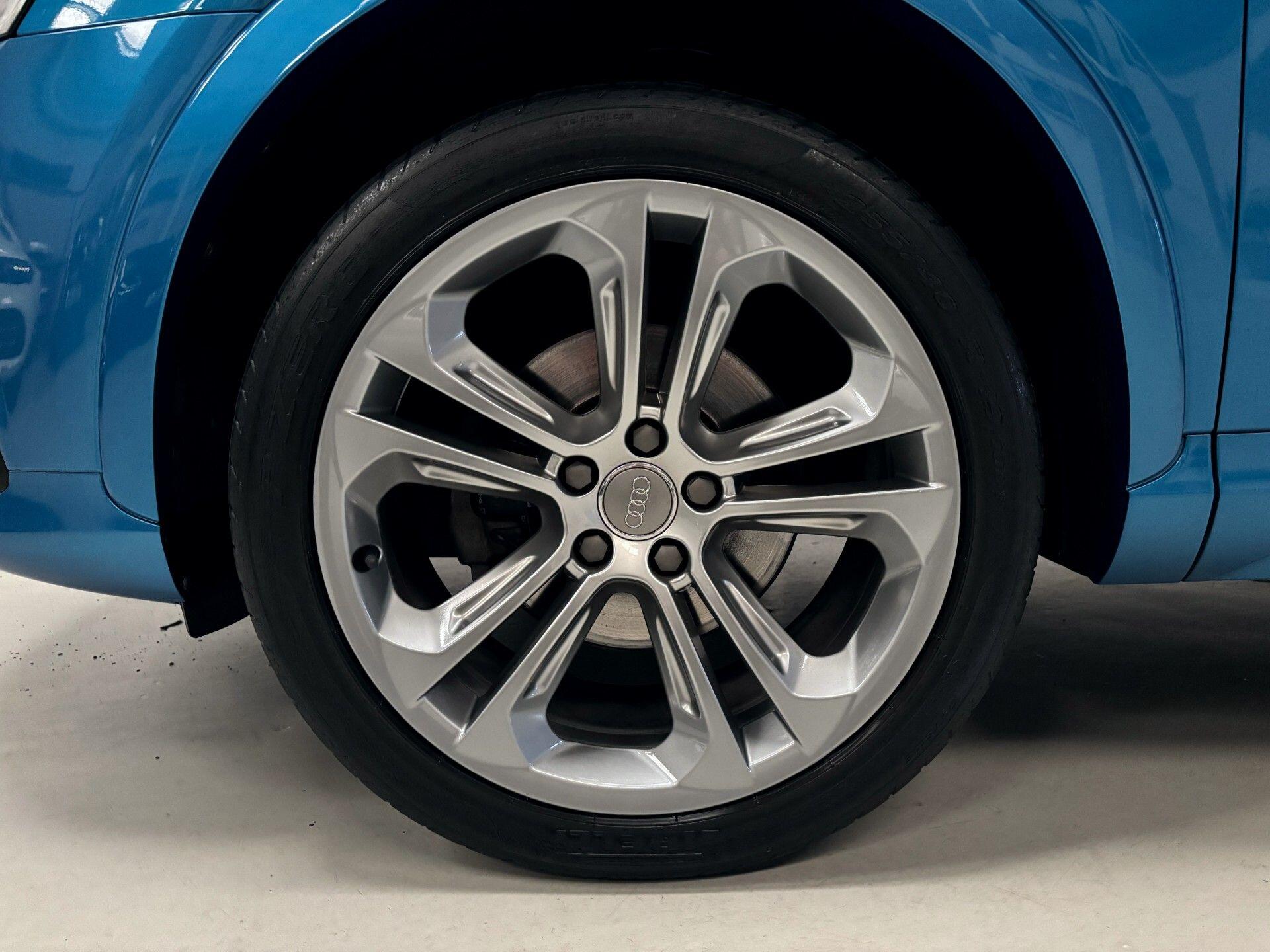 Audi Q3 view 36