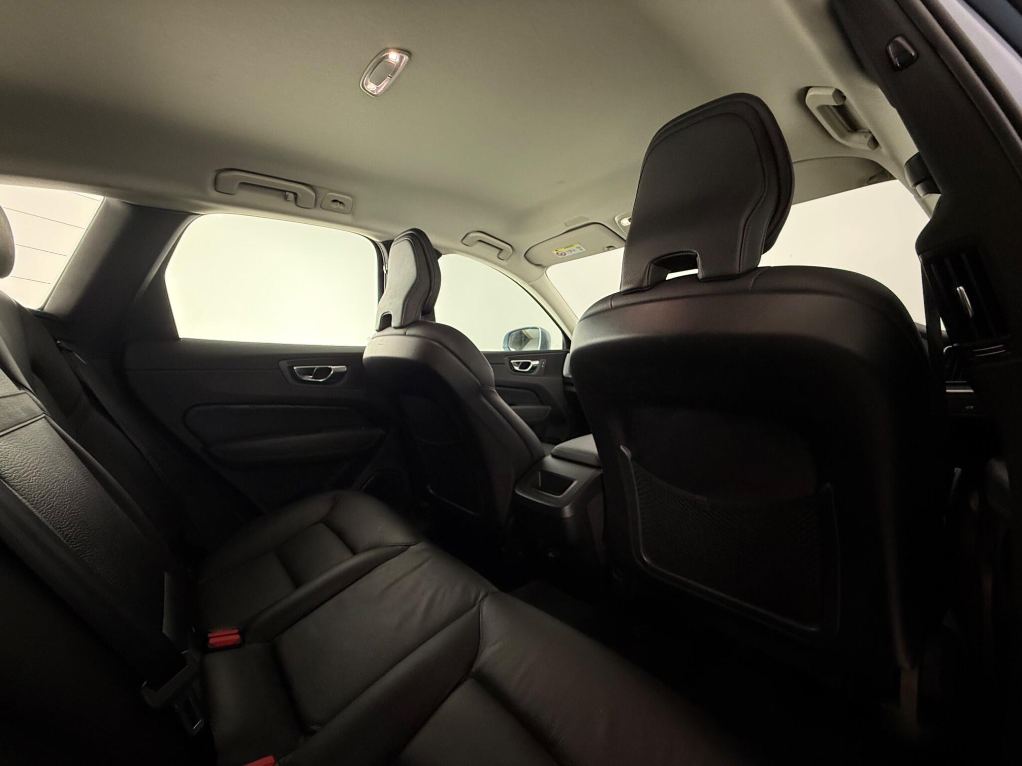 Volvo XC60 view 27