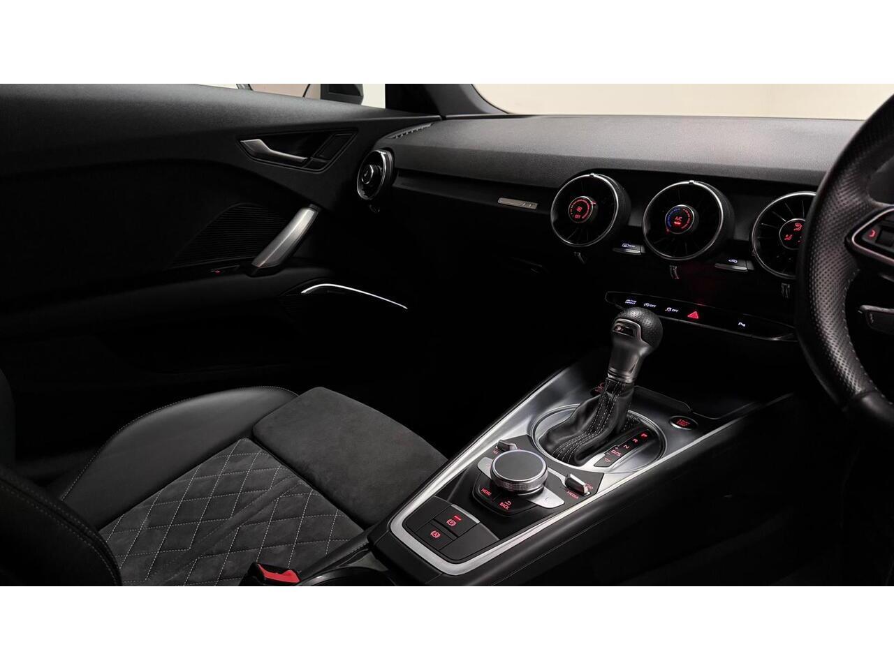 Audi TT view 15
