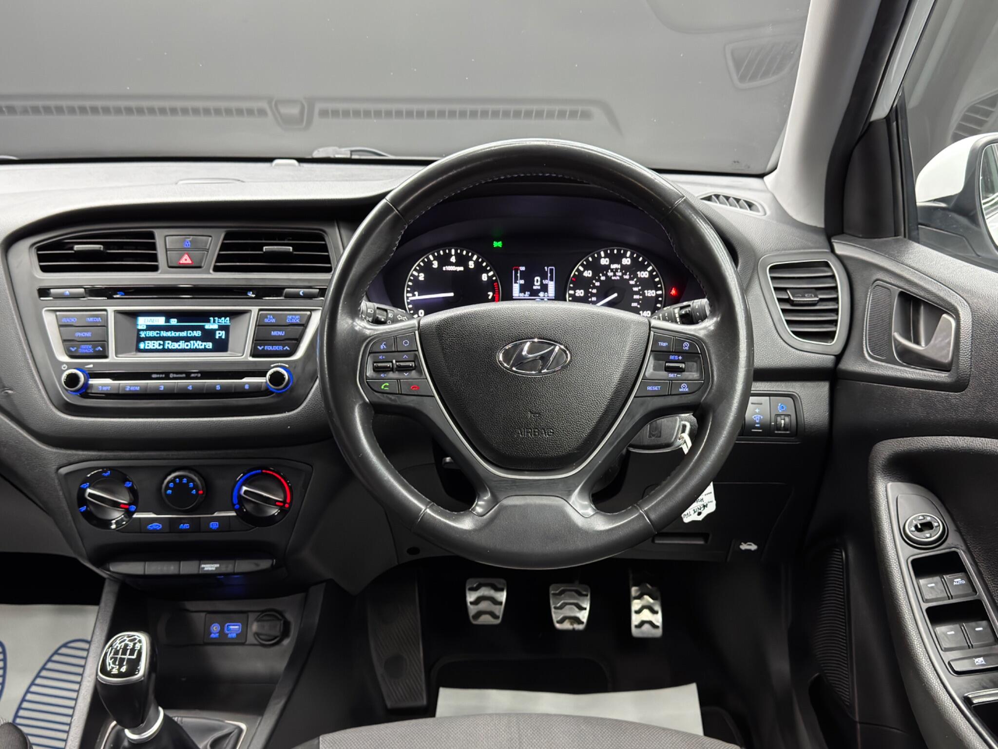 Hyundai I20 view 18