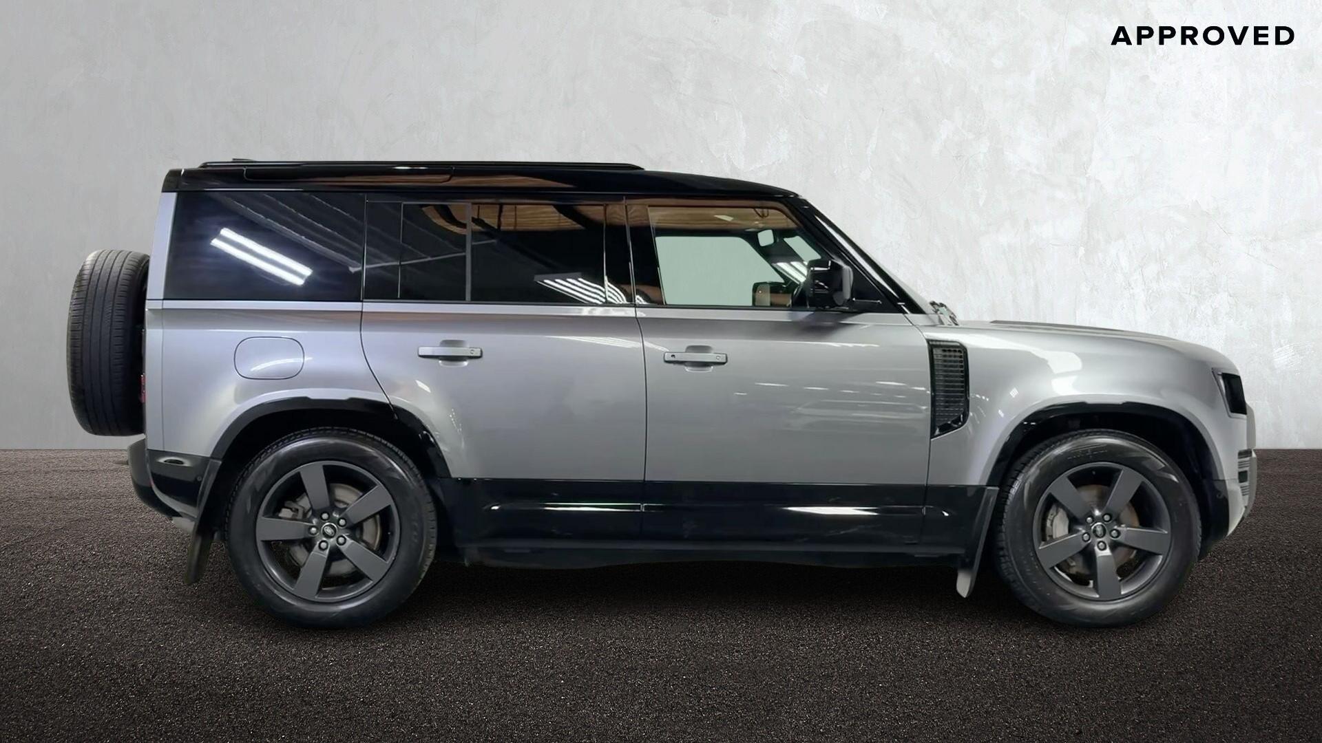 Land Rover Defender view 5