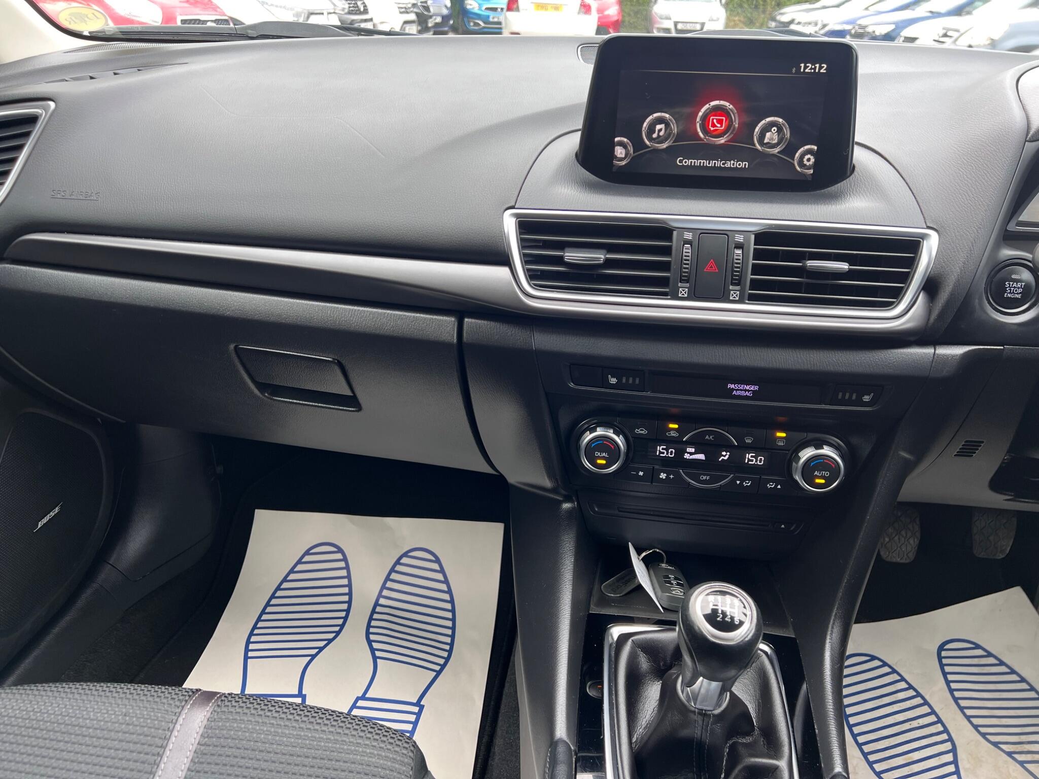 Mazda Mazda3 view 28