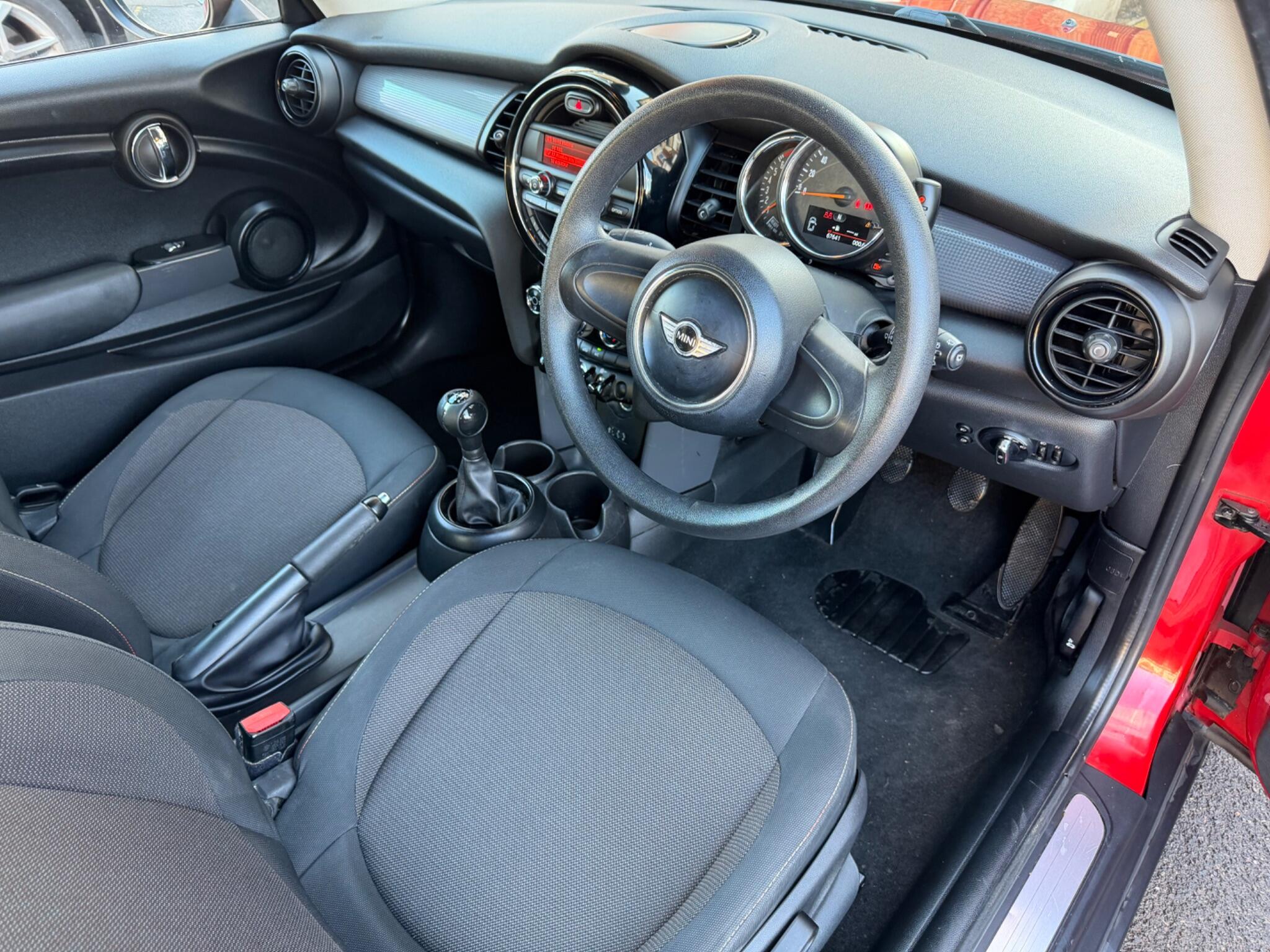 Mini Cooper view 6