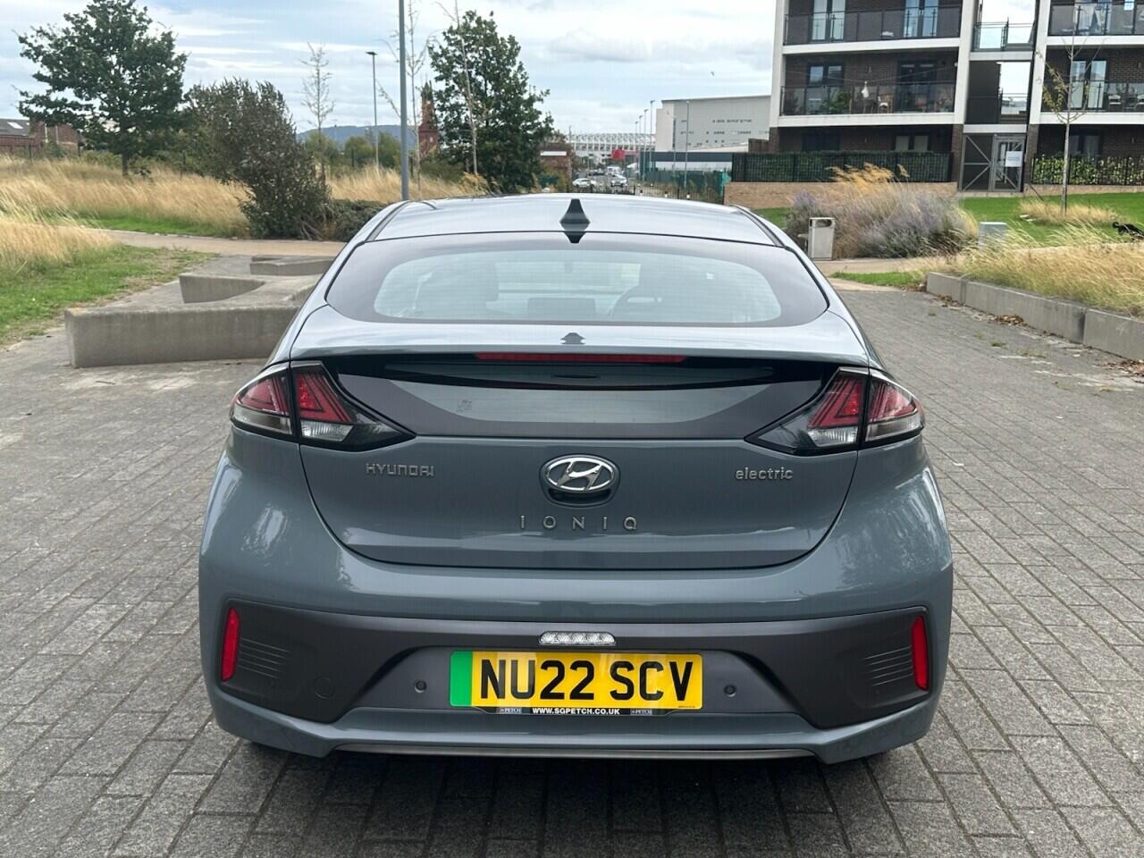 Hyundai Ioniq view 9