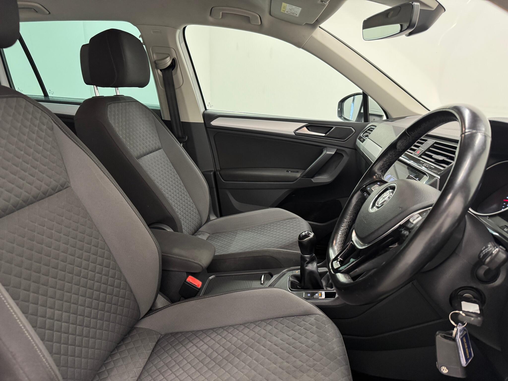 Volkswagen Tiguan view 10