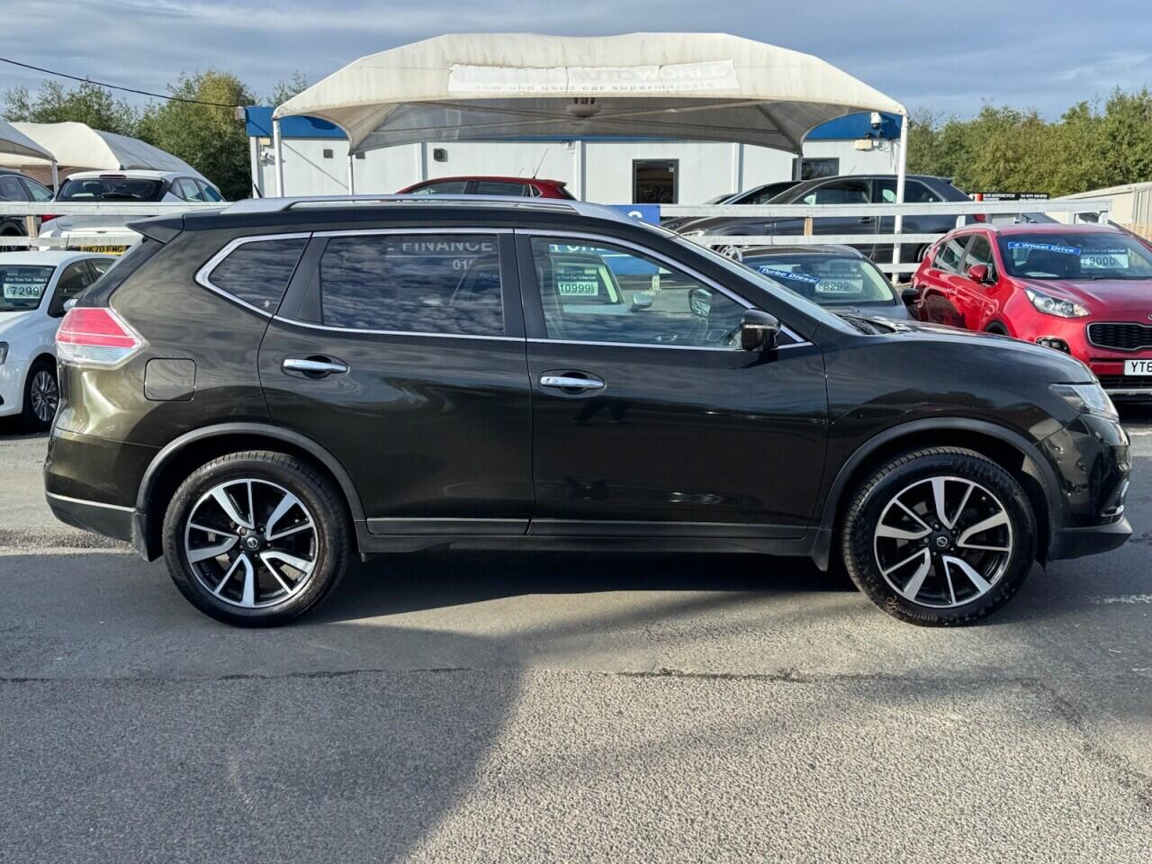 Nissan X-Trail view 5
