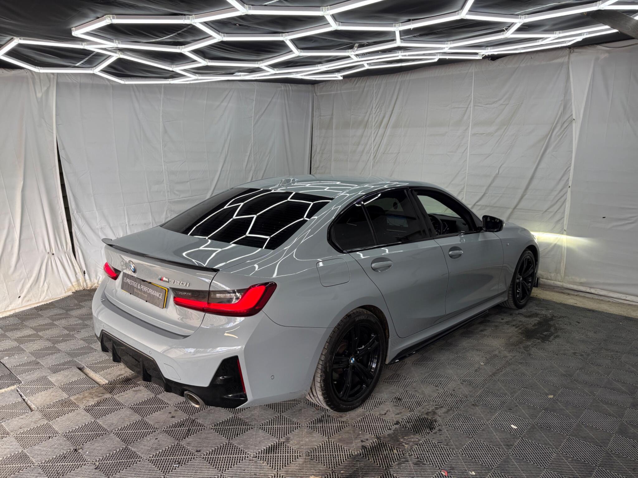 BMW 3 Series view 8
