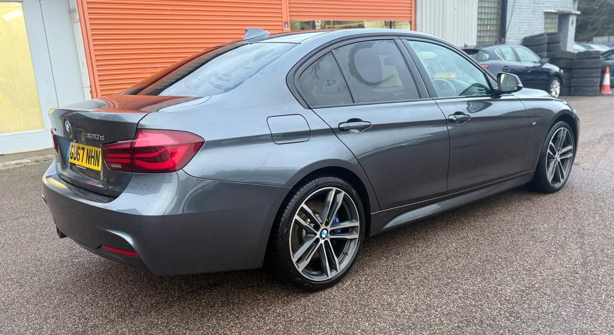 BMW 3 Series view 9