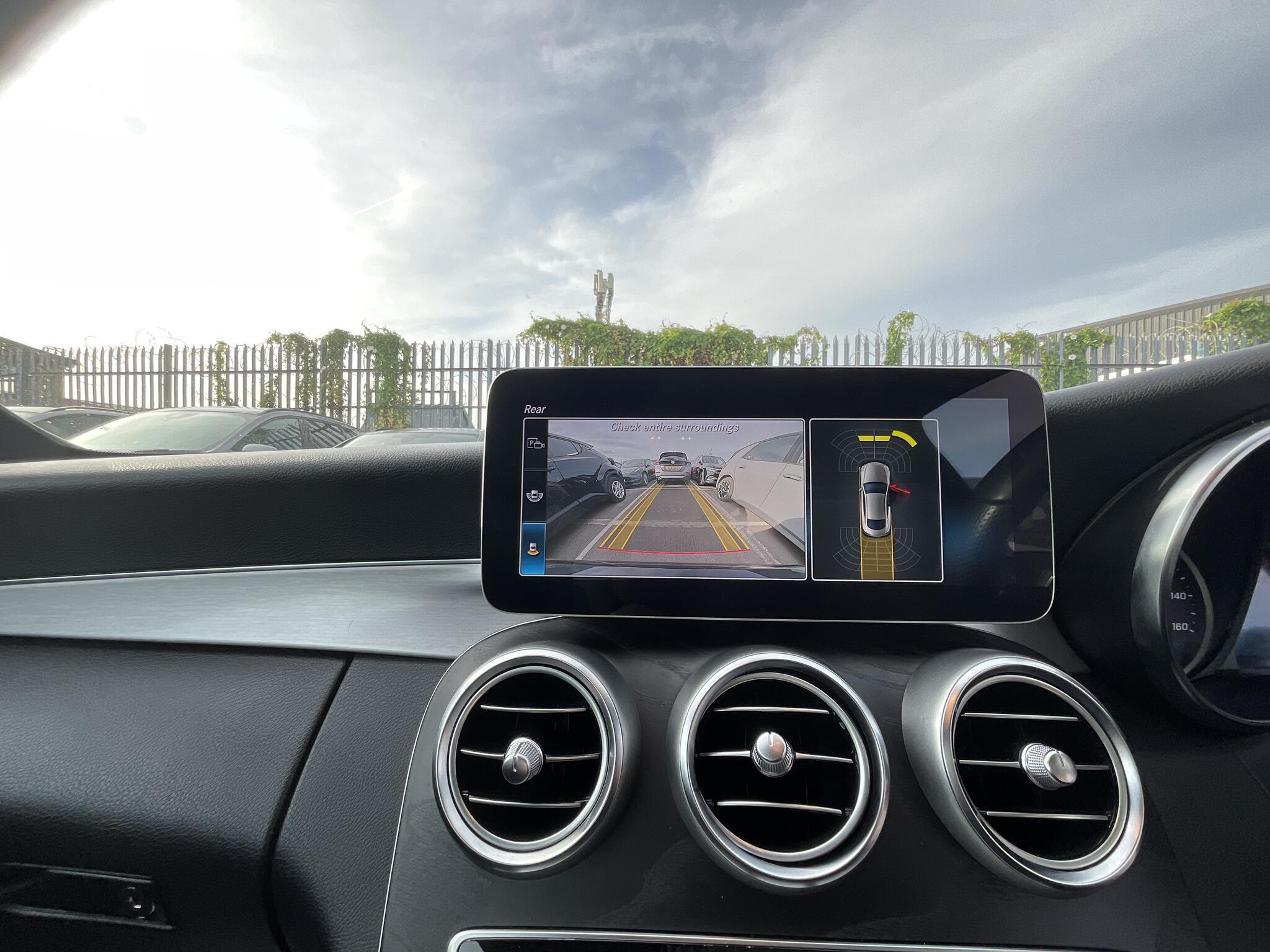 Mercedes-Benz C-Class view 22