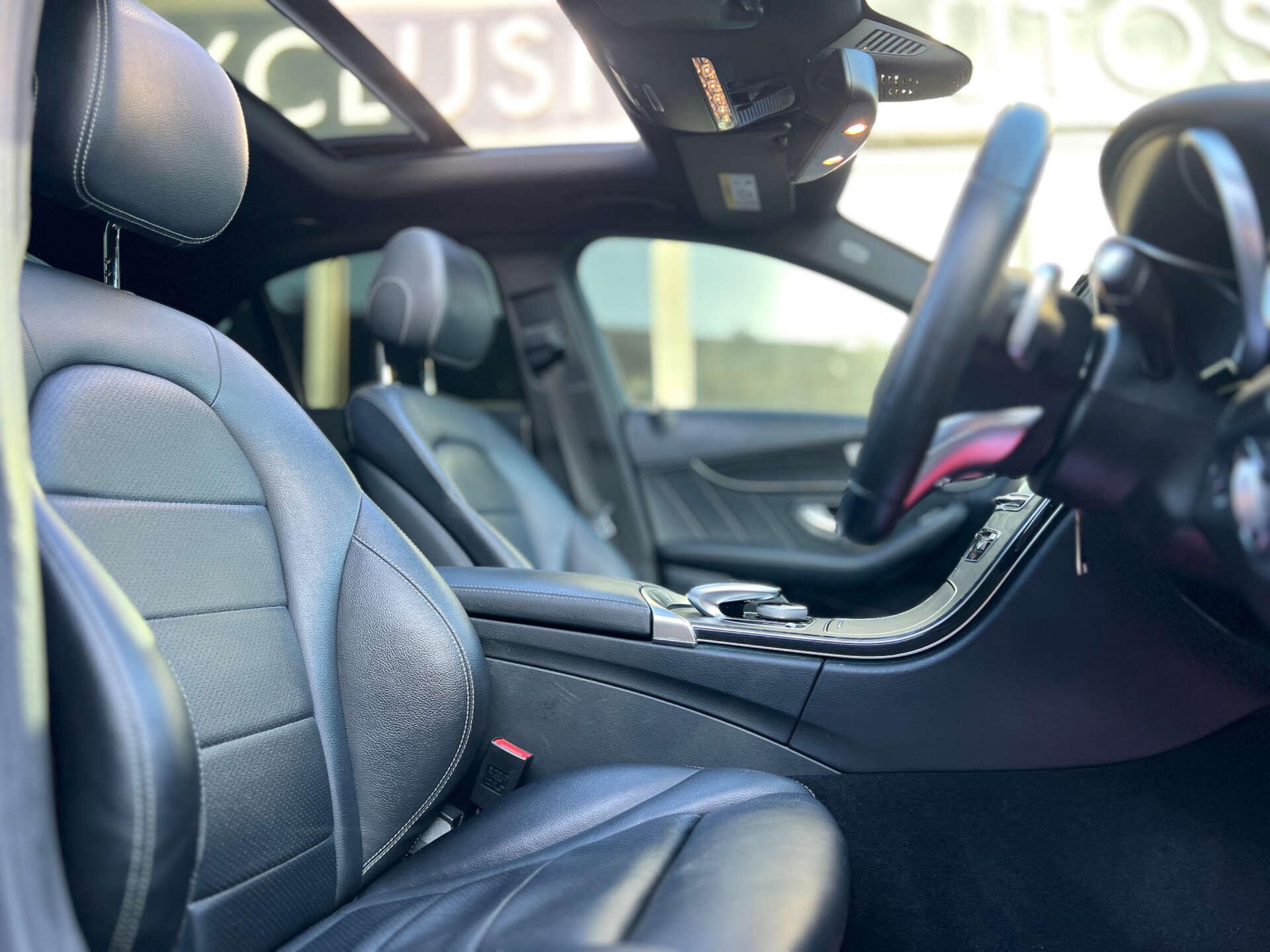 Mercedes-Benz C-Class view 19