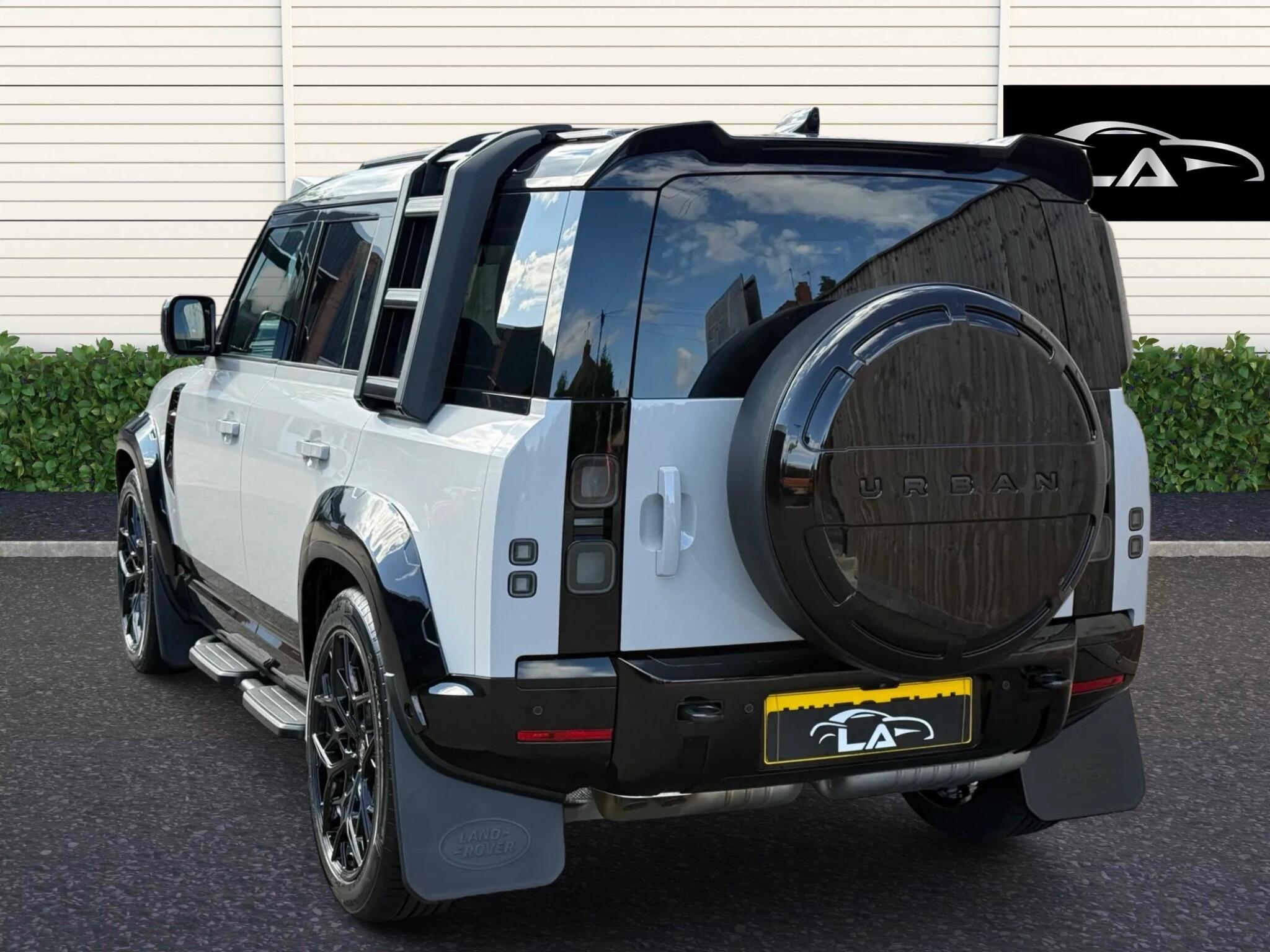 Land Rover Defender view 6