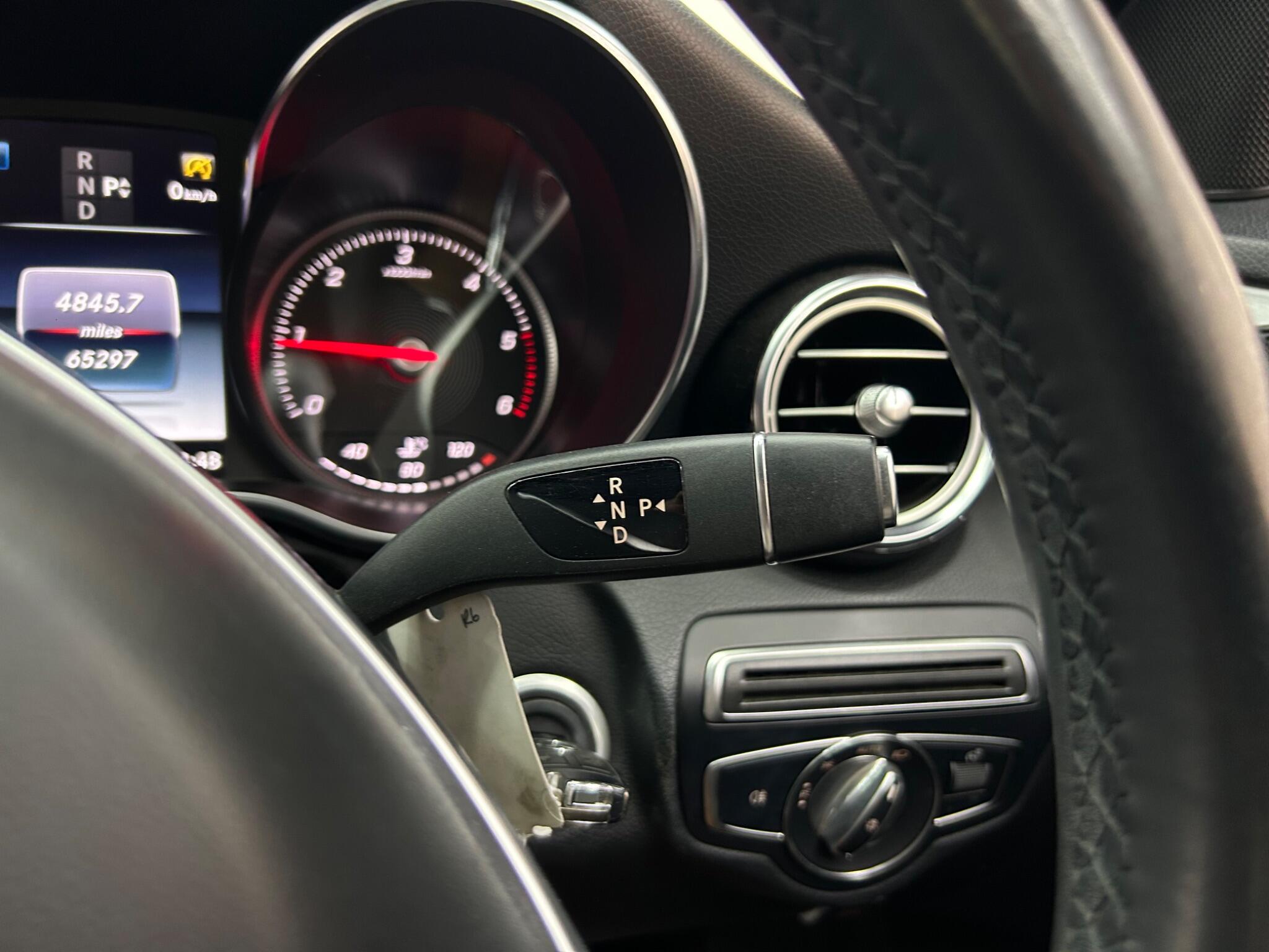 Mercedes-Benz C-Class view 24