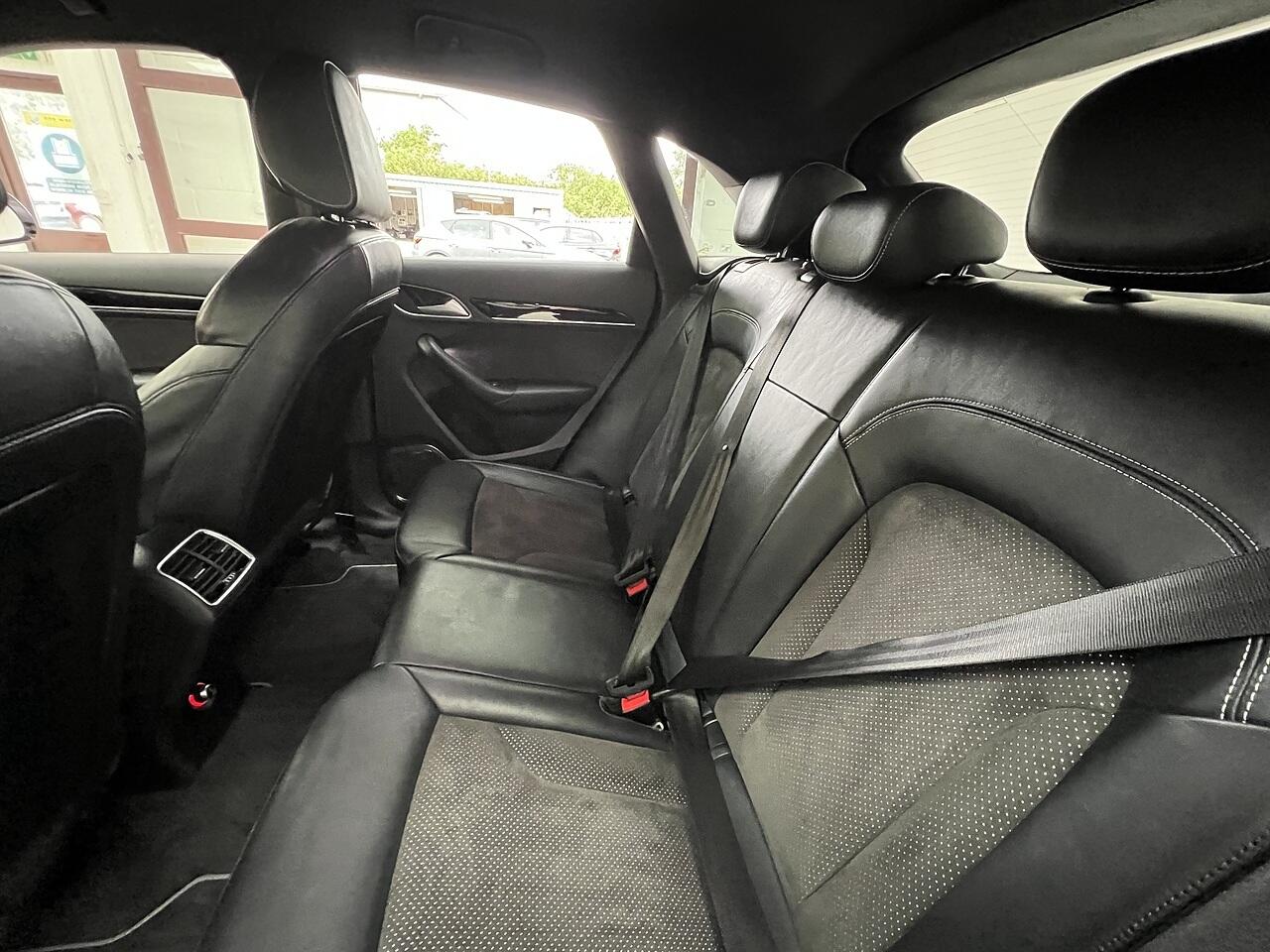 Audi Q3 view 17